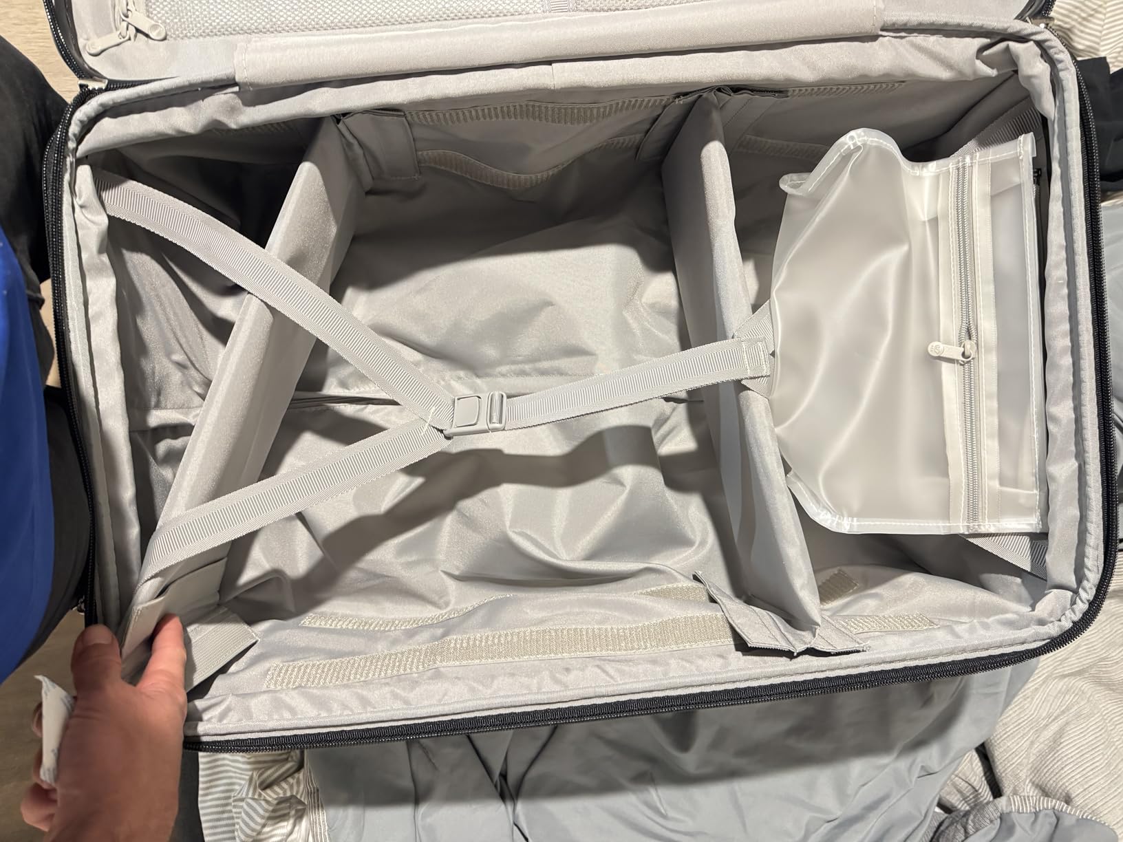 29 Inch Plus Expandable Luggage Large Suitcases with Wheels, Checked Luggage Hard Shell Suitcases, PC Trunk Luggage Extra Large Suitcase with Lock (Ivory White) customer photo 2