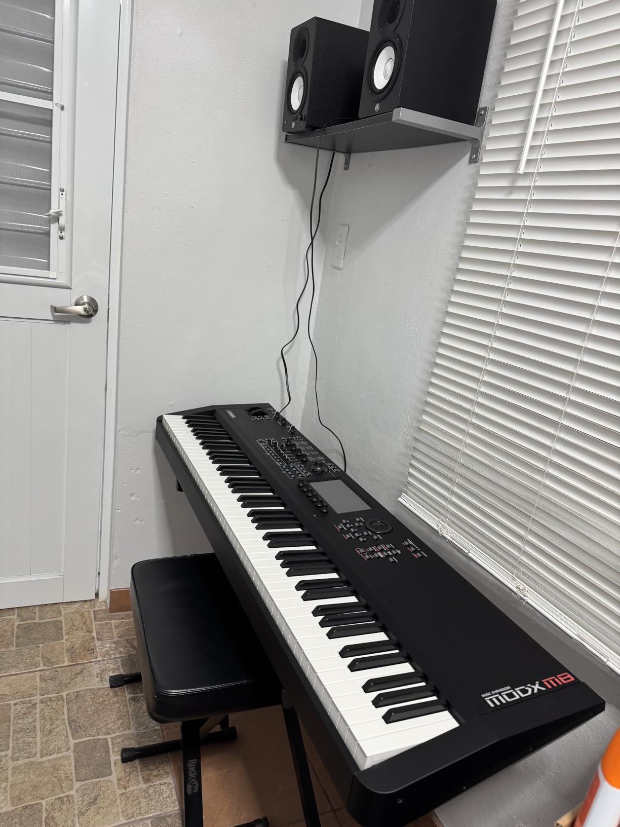 Yamaha 88-Key Music Synthesizer MODX M8, Graded Hammer Action, Performance Focused for Next Generation Sound Exploration customer photo 2