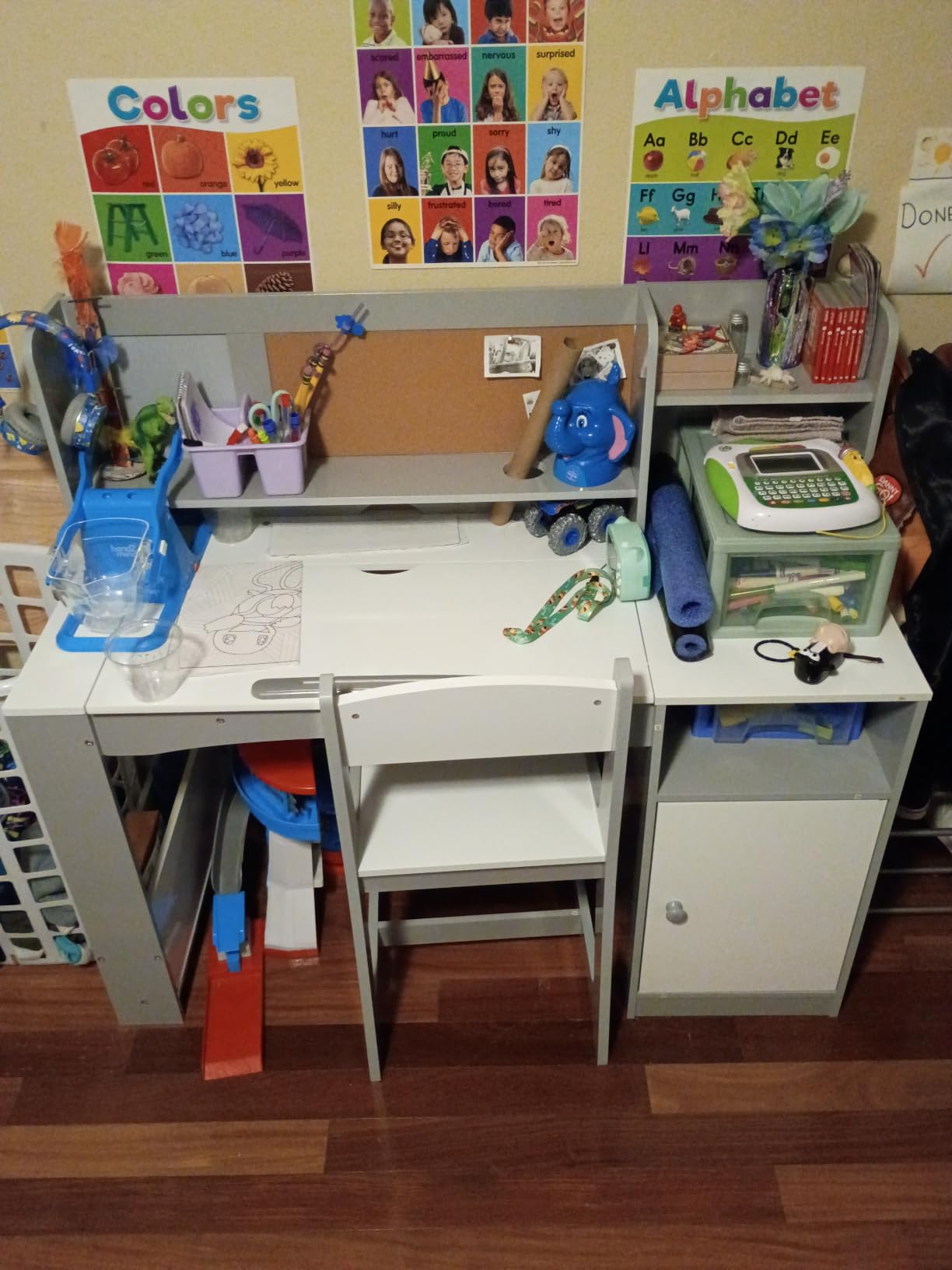 Betterhood 43In Kids Study Desk with Chair, Tiltable Desktop Kids Desk and Chair Set with Storage, Wooden Study Table for 5-12 Years Girls, Student Drawing Desk for Bedroom (Pink) customer photo 1