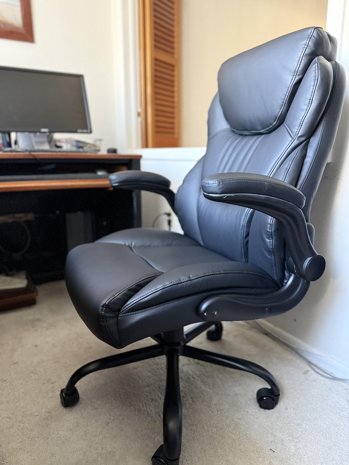 Big and Tall Office Chairs 400LBS Heavy Duty High Back Leather | Comfortable Desk Chair with Flip-up Arms, Swivel Rolling Computer Chair for Heavy People, Black customer photo 2
