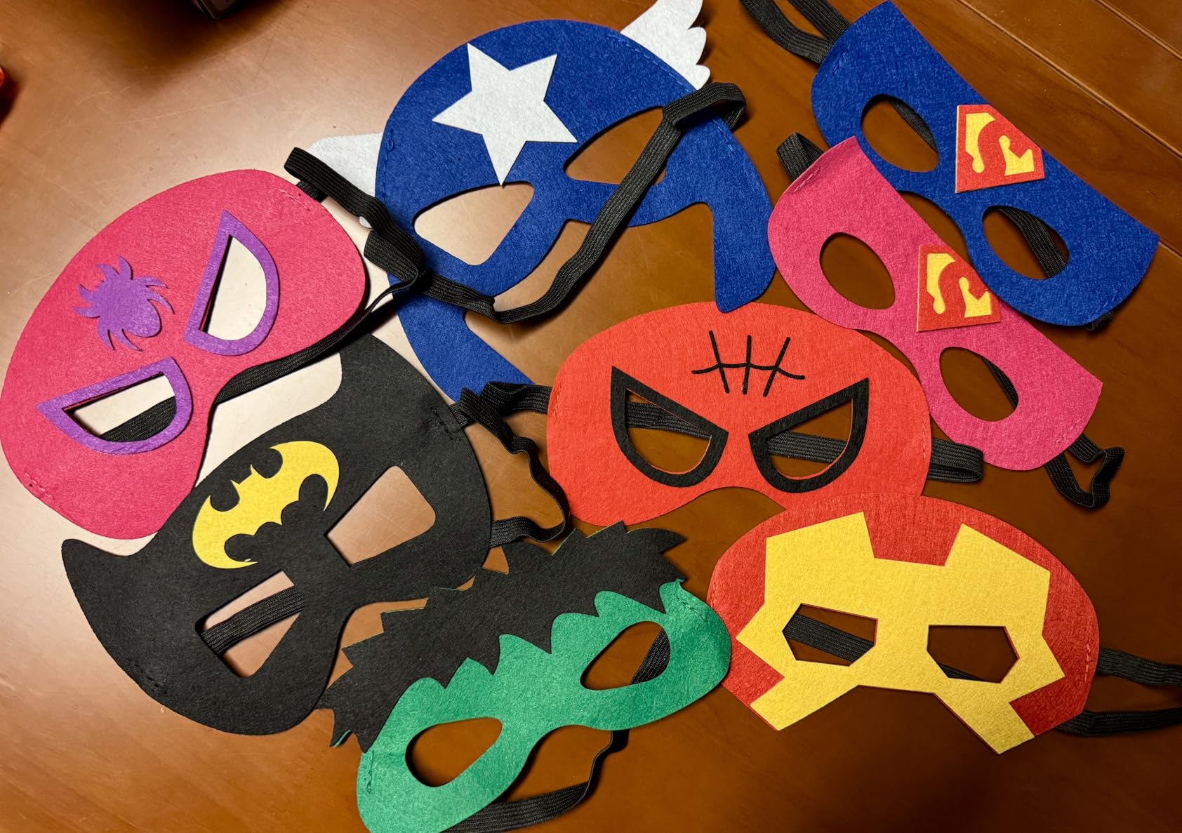 KUBUSFLY Superhero Capes with Finger Lights, Masks Dress Up for Kids 3-12 (8 Capes, 8 Masks, 8 Lights) customer photo 2