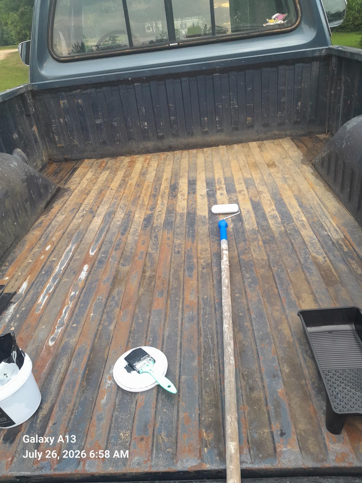 Meuvcol Truck Bed Liner Paint, 35 Oz Black Protective Coating for Pickup Beds, Tailgates, Trailers, Tool Boxes & Metal Surfaces, Brush-On or Roll-On Application with Brush, Gloves & Sandpaper customer photo 1