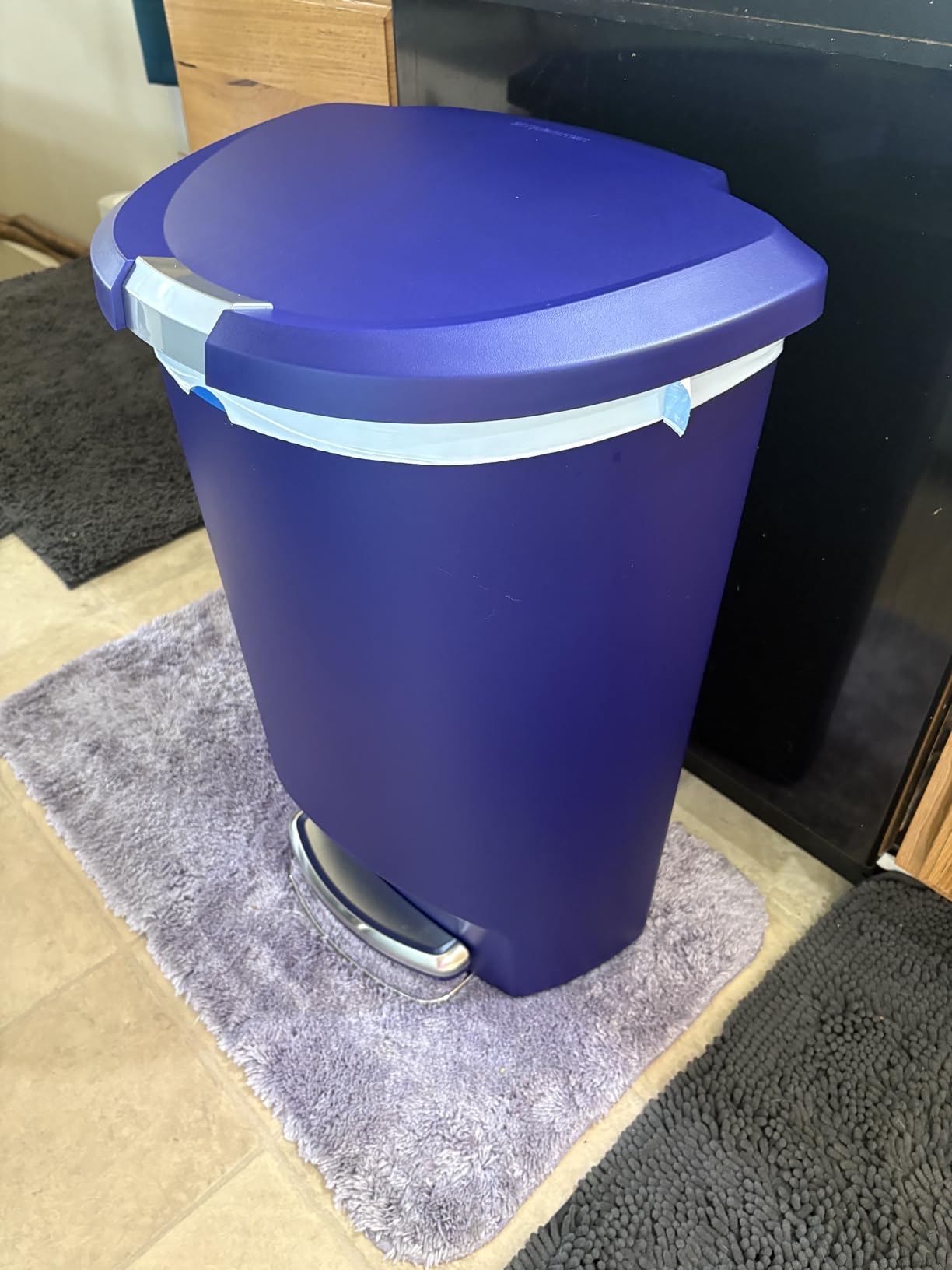 simplehuman Semi-Round Step Can, 50L / 13 Gallon Kitchen Trash Can, Studio Edition, Pet-Proof Slide Lock, 150,000-Step Pedal, Lid Shox Silent Close, Hunter Green Plastic customer photo 1