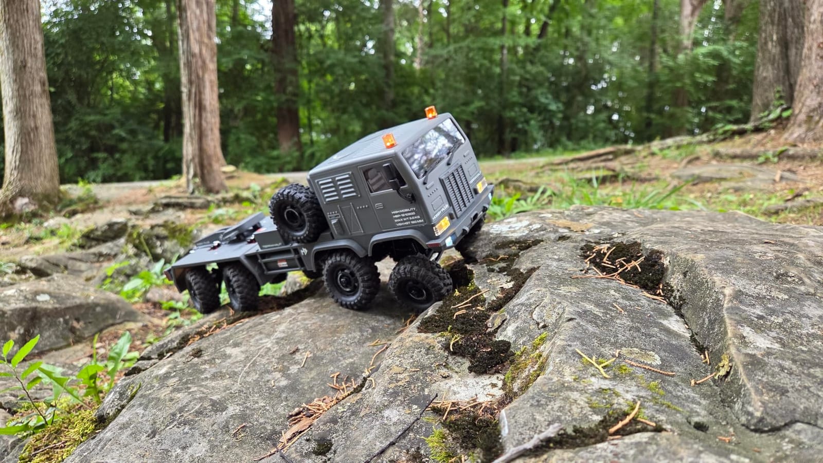 HOBBYPLUS Helidirect 1/18 RC Crawler CR18P Terranaut 8x8 RC Truck Remote Control Car w Full-Lock 8WD RTR Active All-Wheel Steering, 2-Speed Transmission, Recovery Winch, LED Lights (Gray) customer photo 1