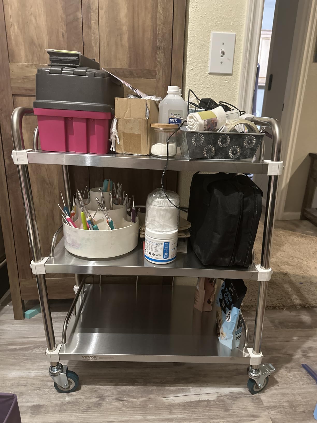 VEVOR Stainless Steel Rolling Cart, 2-Tier Metal Utility Cart with Lockable Wheels, Medical Serving Trolley Clinic Tray, Mobile Service Cart for Hospital, Lab, Restaurant, Kitchen, Salon customer photo 1