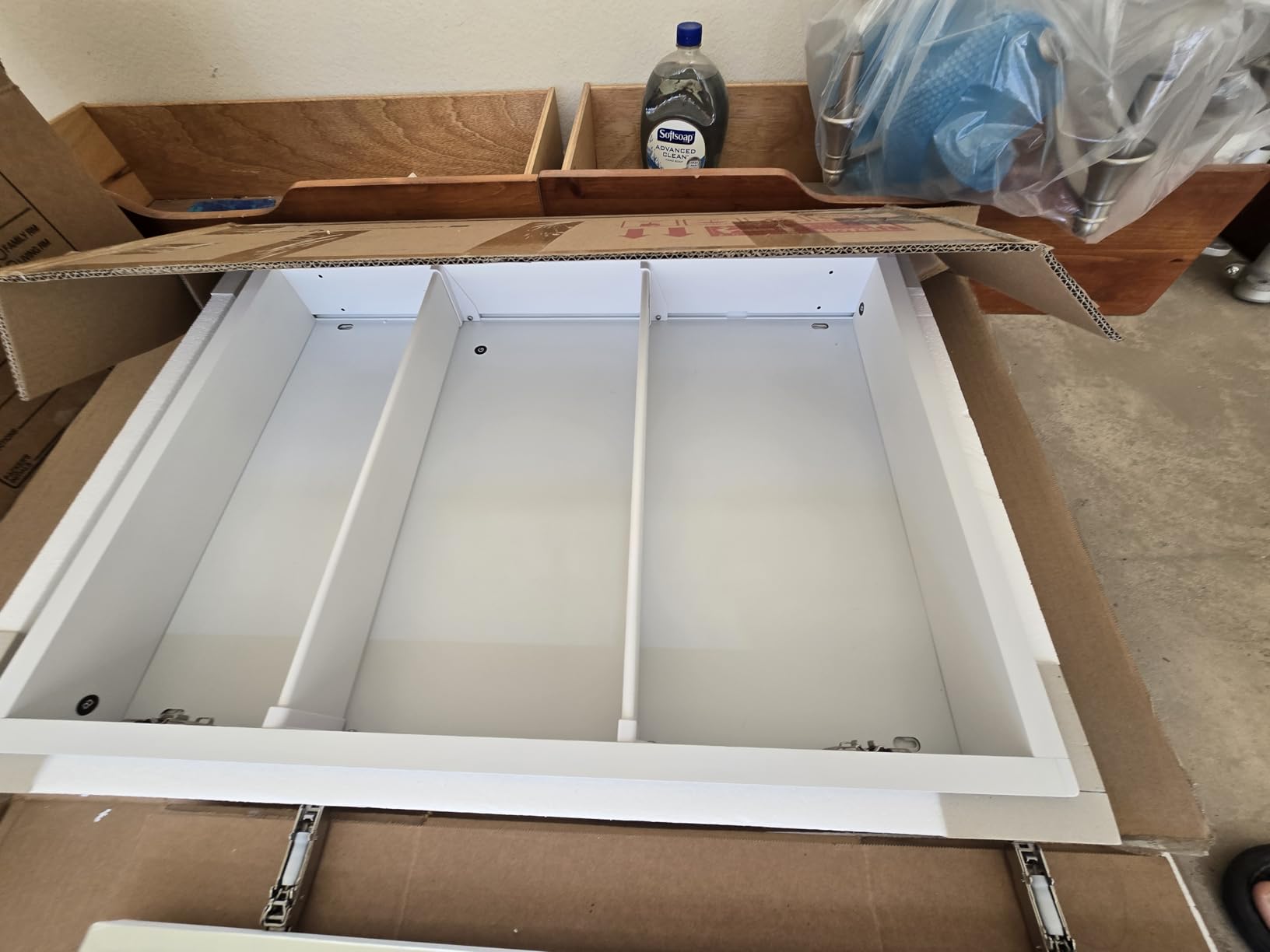 TokeShimi 14 x 18 Recessed Medicine Cabinet with Mirror, Assembly Required, Silver Medicine Cabinet for Bathroom, Tempered Beveled Mirror, Stepless Adjustable Shelves, DTC Hinge customer photo 2