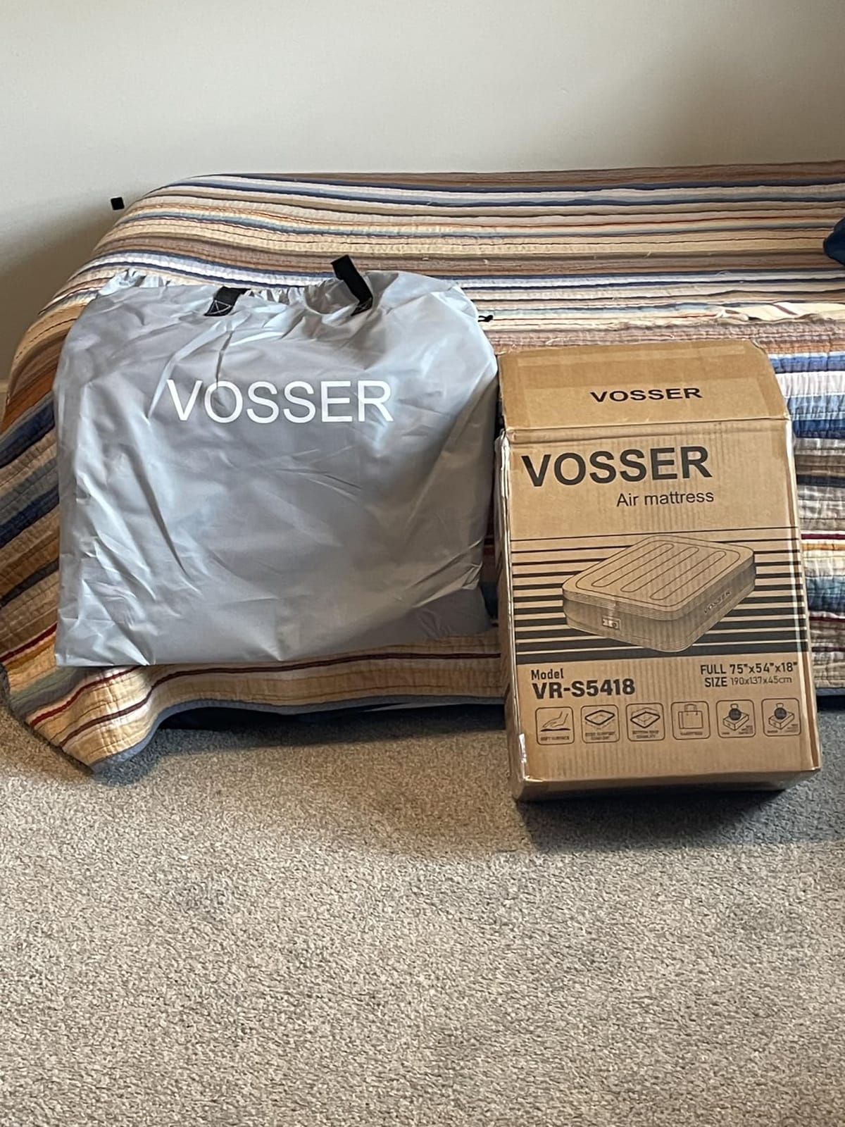 VOSSER Air Mattress Queen with Built-in Pump, 18