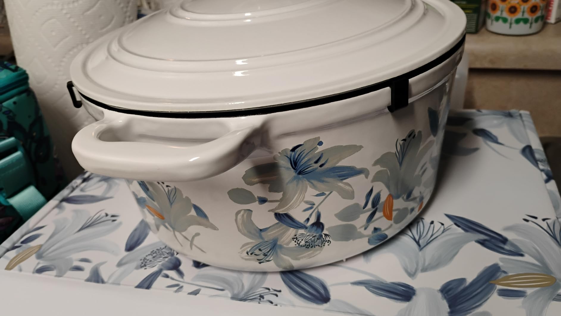 CAROTE 3.5QT Enameled Cast Iron Braiser Pan, Shallow Floral Dutch Oven Casserole Skillets, Non-Toxic Cast Iron Pot with Lid for Baking, Dual Handles, All Stovetop Compatible, White & Blue customer photo 1