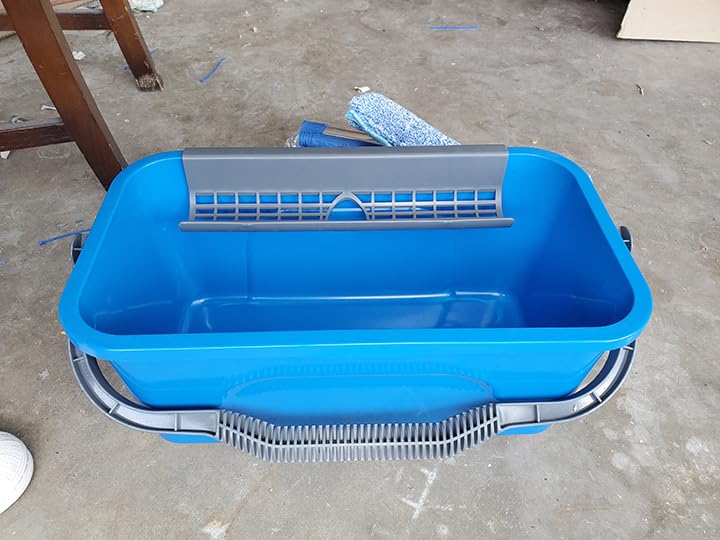 Window Cleaning Kit with Bucket, Squeegee and Scrubber for Home, Commercial - Professional High Windows Washing Kit, 76