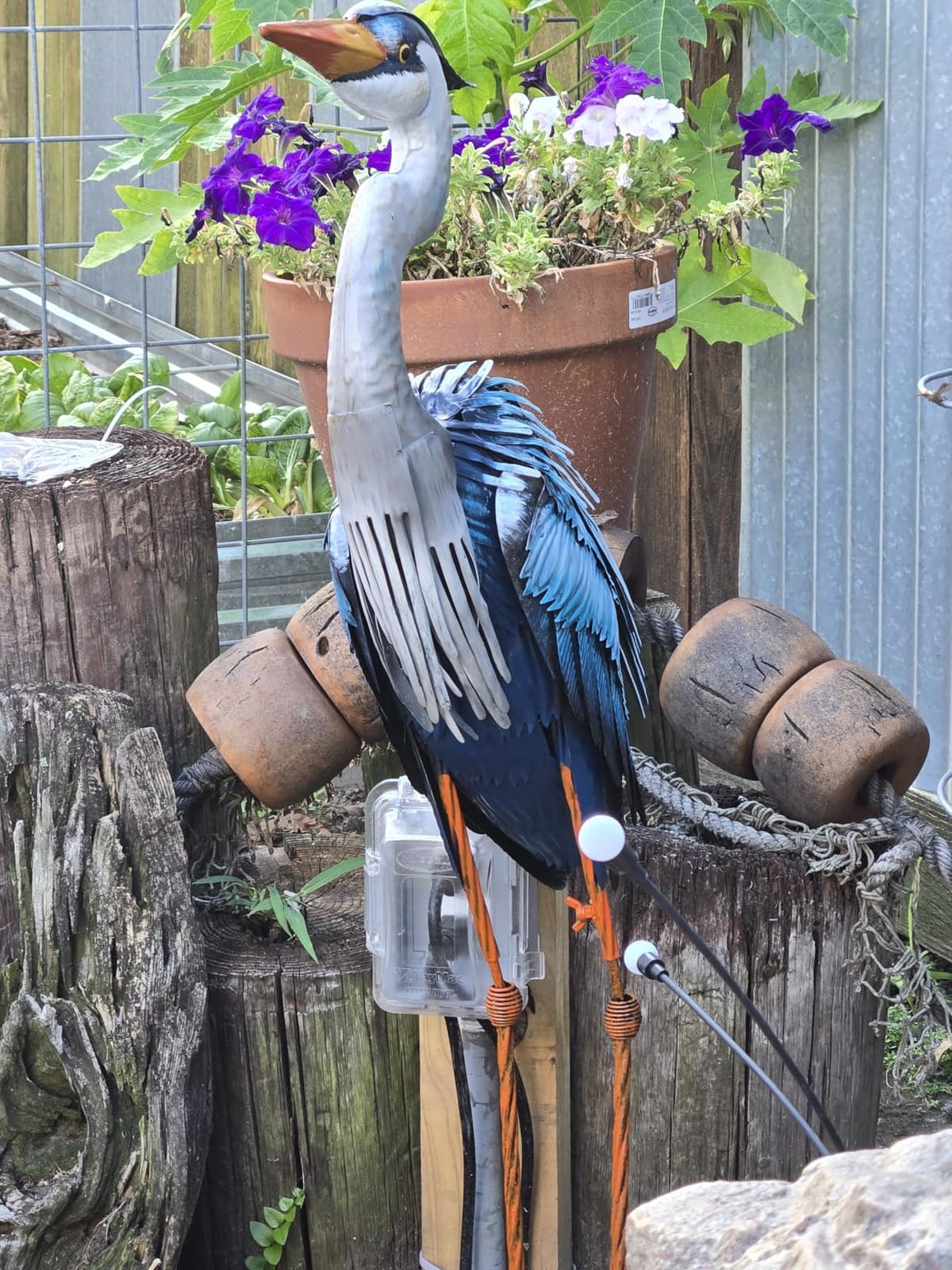 chisheen Outdoor Heron Statues Garden Decor Crane Statues Metal Yard Art Statue All Weather Resistant for Lawn Patio Porch Backyard Home Decoration Large Size customer photo 2