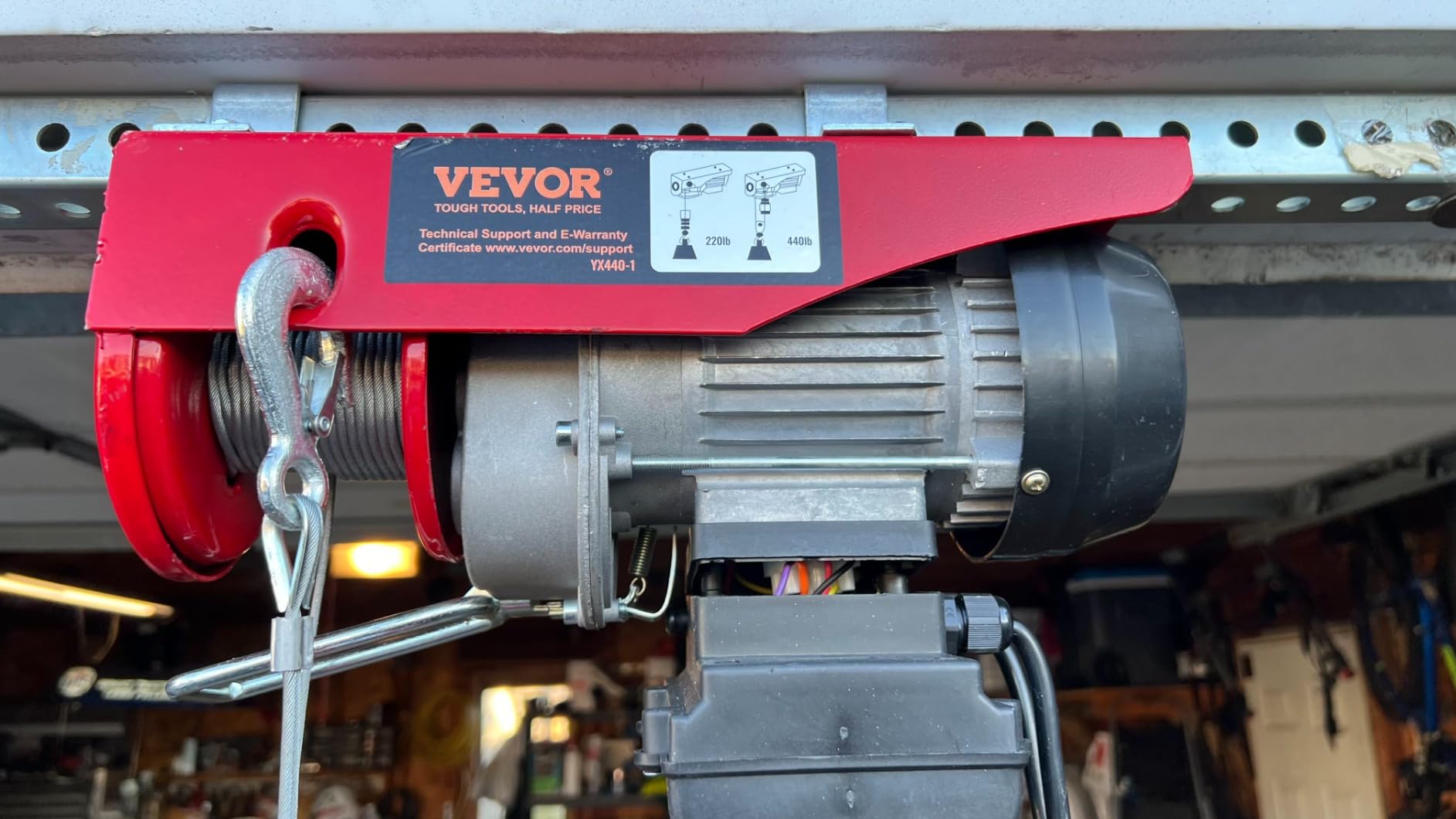 VEVOR 2-Speed Electric Chain Hoist 2200 lbs, 20ft Lifting Height, 120V 60Hz Single Phase Overhead Crane with 15 ft Wired Remote Control, G100 Chain Electric Lift Hoist for Factory, Warehouse, Garage customer photo 2