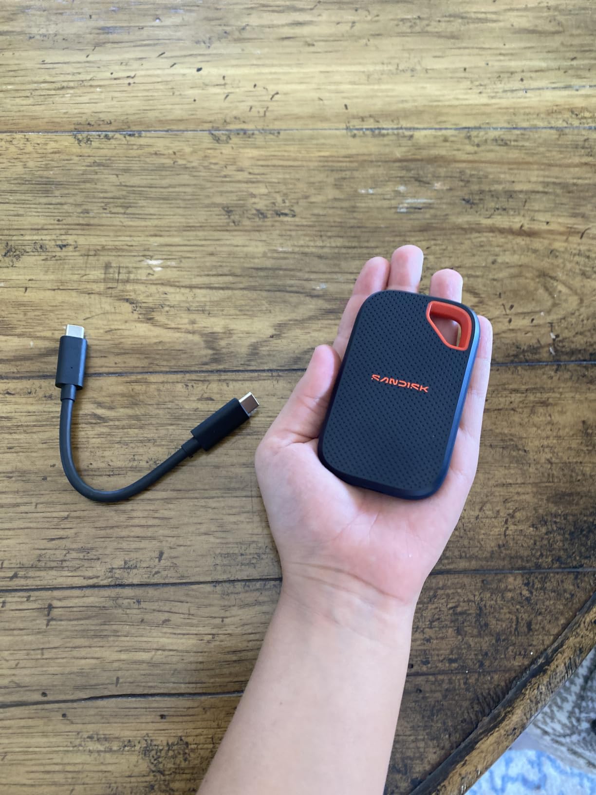SanDisk 1TB Extreme Portable SSD (New Model) - Up to 2000MB/s, USB Type-C, Reliable Durability - SDSSDE70-1T00-G25 customer photo 1