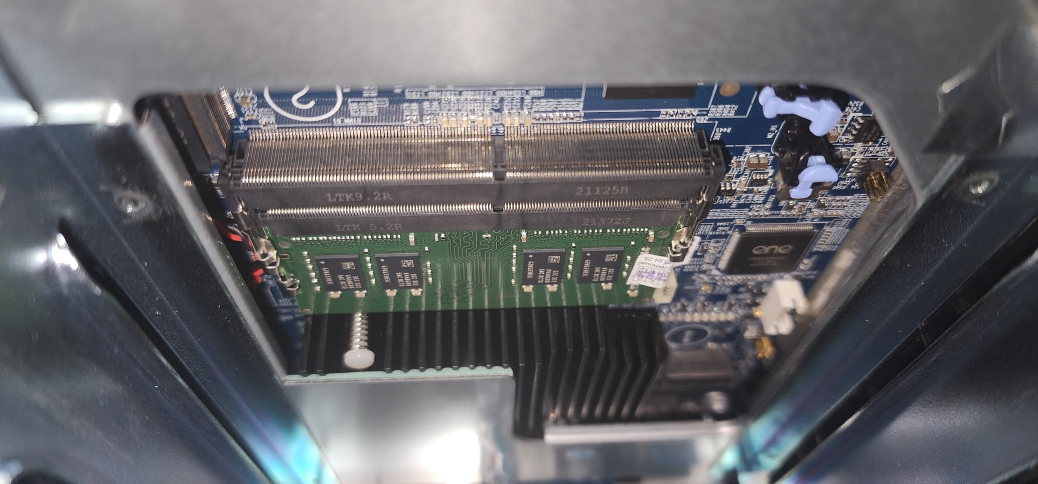 QNAP TS-464-8G-US 4 Bay Desktop NAS | Intel Quad-core Processor, M.2 PCIe Slots, Dual 2.5GbE Network Connectivity, Diskless customer photo 2
