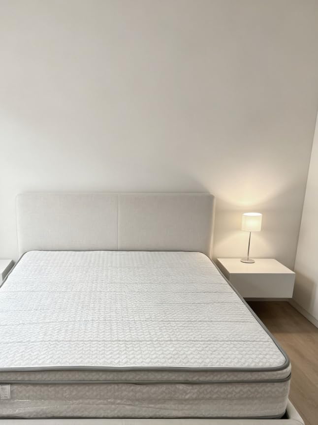 Novilla 12 Inch Queen Size Mattress, Hypoallergenic & Back Pain Relief, Hybrid Queen Mattresses in a Box with Smarts Coils, Fiberglass Free CertiPUR-US Certified customer photo 1