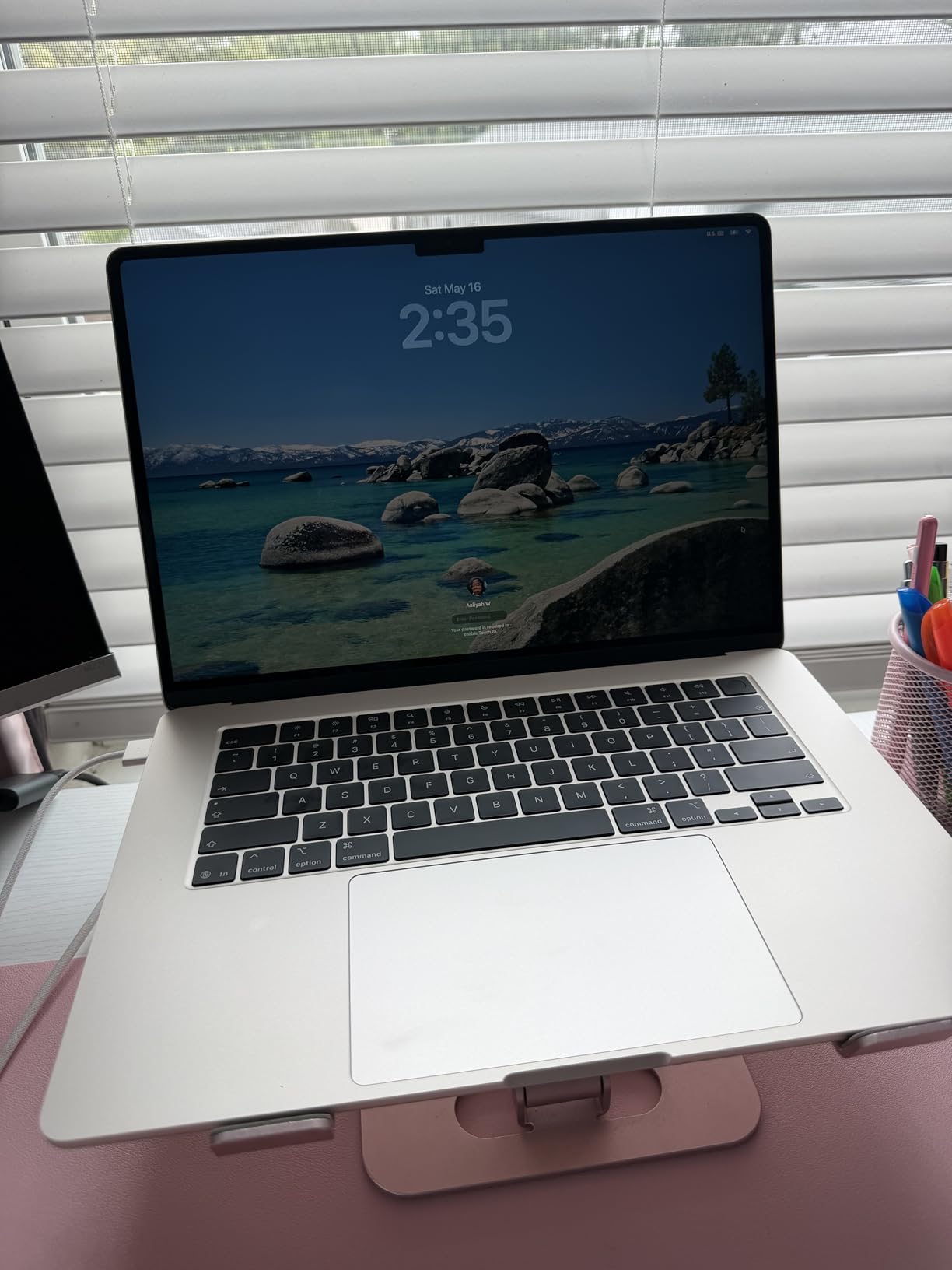 2026 MacBook Air 15-inch Laptop with M5 chip: Built for AI, 15.3-inch Liquid Retina Display, 16GB Unified Memory, 512GB SSD, 12MP Center Stage Camera, Touch ID, Wi-Fi 7; Sky Blue customer photo 1