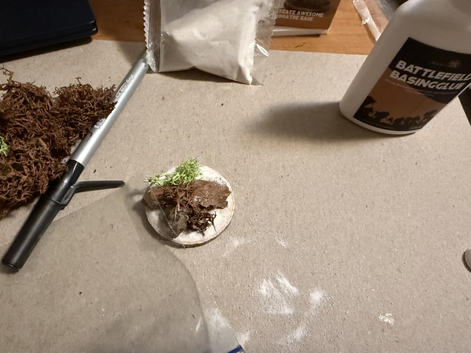 golden maple Basing Kit - Miniature Basing Material & Terrain, Static Grass | Static grass + basing glue kit - miniature basing material for miniature terrain, ready for model bases and dioramas customer photo 1