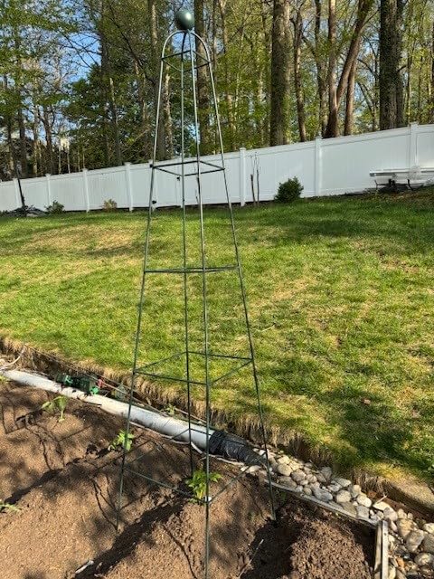 Vego Garden 7.8 ft Pyramid Obelisk Garden Trellis, Metal Rustproof Plant Support Rose Trellis, Tower Potted Cages for Flowers Fruits Vegetable Vines Indoor & Outdoor customer photo 2