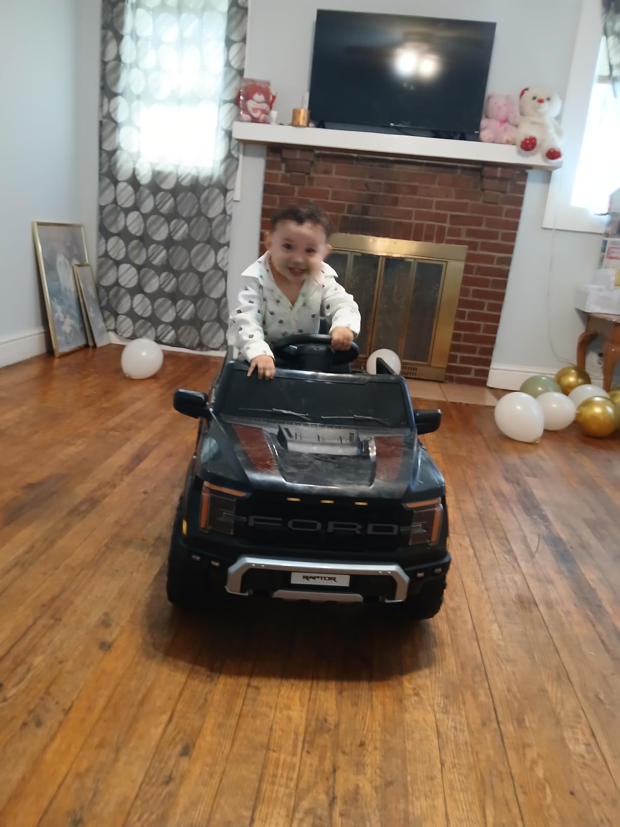 24V Ride On Police Car for Kids, Licensed RAM 1500 2 Seater Electric Police Truck with Remote Control, Siren, Megaphone, Flashing Lights, 180W Motor, Suspension, Bluetooth, Storage Bed, Black customer photo 1