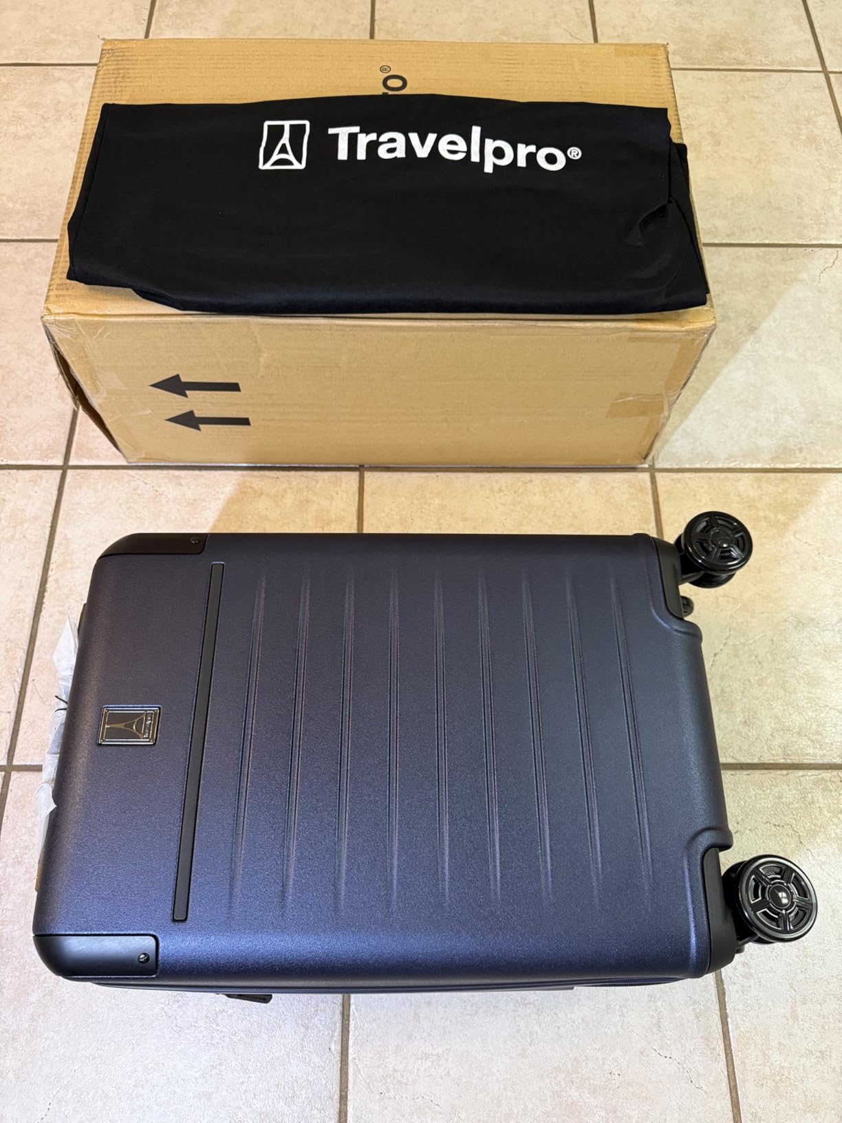 Travelpro Platinum Elite Hardside Carry-On Luggage Spinner, Black, 21-Inch customer photo 1