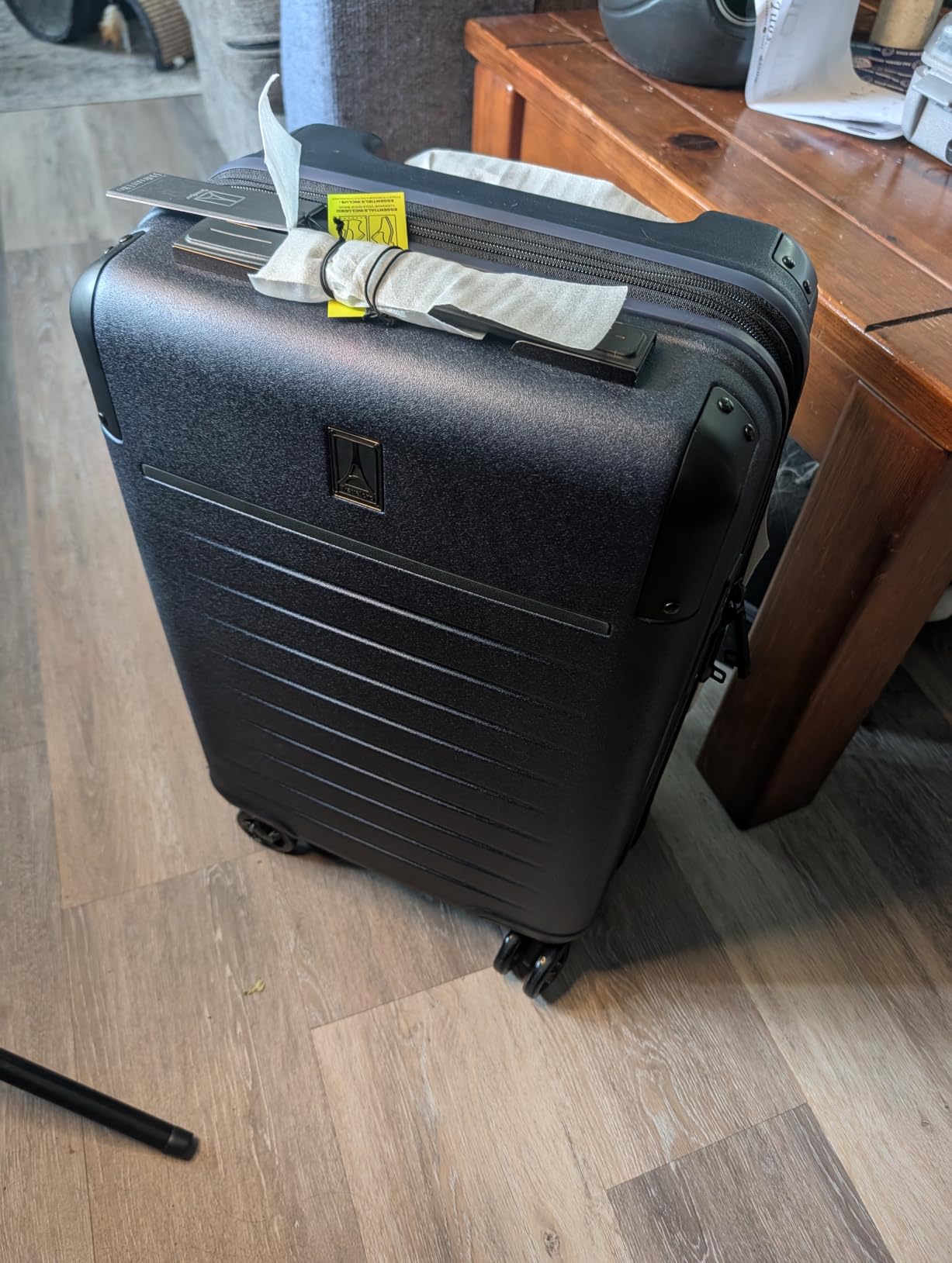 Travelpro Platinum Elite Hardside Carry-On Luggage Spinner, Black, 21-Inch customer photo 2