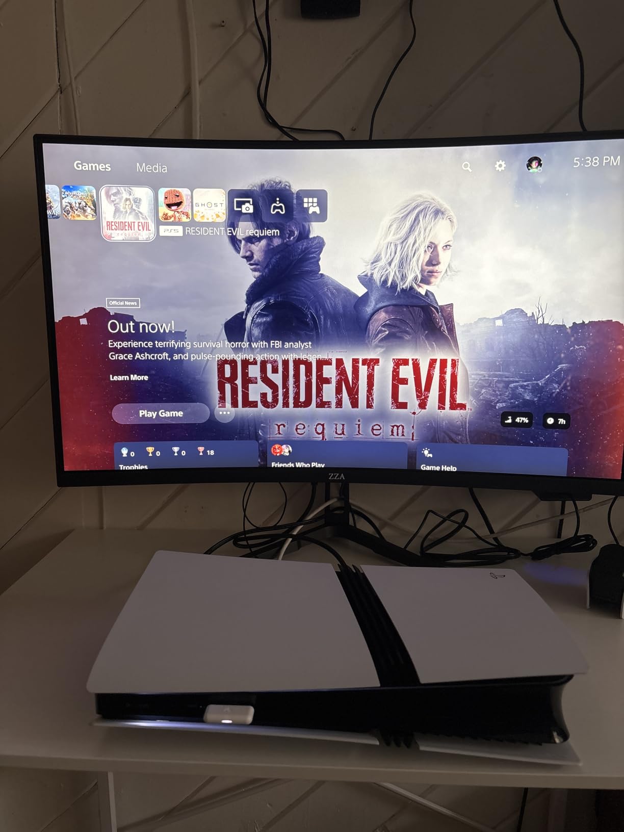 ZZA 32 Inch 4K Curved Gaming Monitor 165Hz, Built-in Speakers, 1500R Curvature, UHD 3840 x 2160p VA Panel, Supports AMD FreeSync, HDR10, HDMI and DisplayPort, 120% sRGB Color Gamut, Wall-mountable customer photo 1