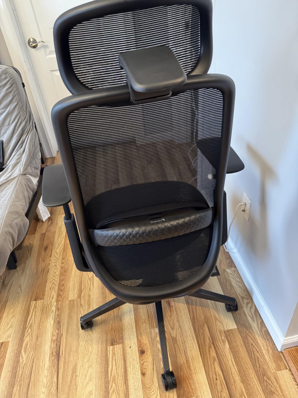 ProtoArc EC200 Ergonomic Office Chair with Adjustable Seat Depth customer photo 1