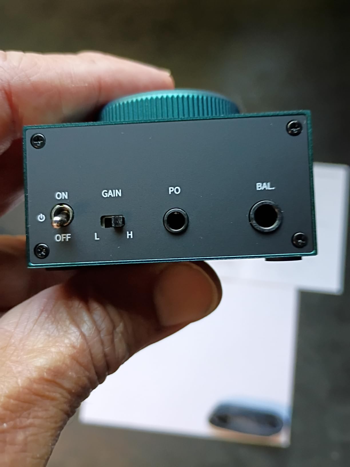 FiiO JadeAudio GIGAS 1 Desktop Headphone Amplifier, 4600mW High-Power Balanced Output, Class AB Discrete Circuit, 4.4mm & 3.5mm Amp for Planar & High-Impedance Headphones (Black) customer photo 1