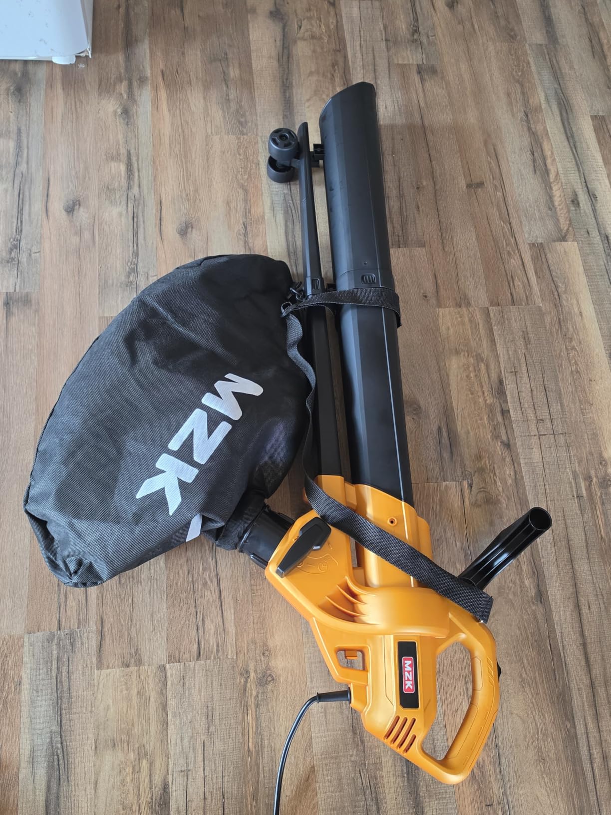 MZK 3 in 1 Electric Leaf Blower Corded, Leaf Vacuum and Leaf Mulcher, 460 CFM, 167 MPH Airflow, Corded Blowers with 40L Leaf Collection Bag for Yard, Garden, LB67M customer photo 2