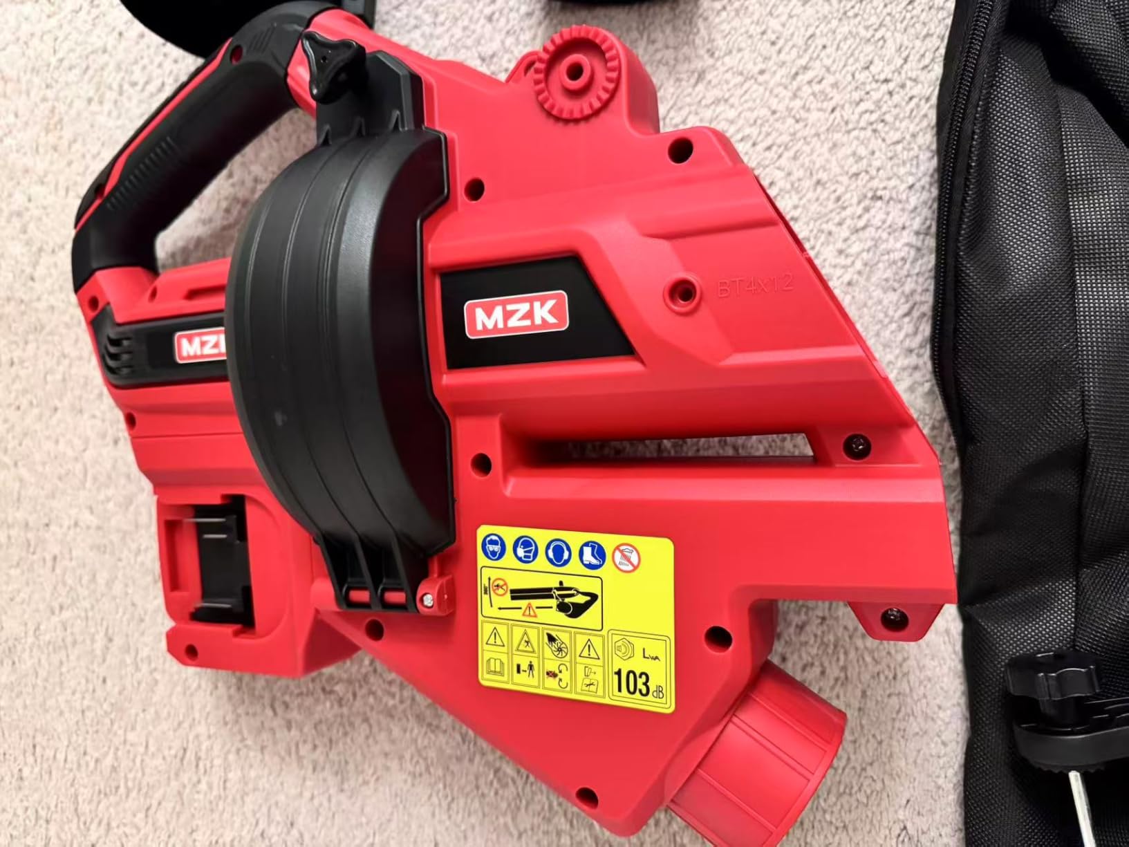 MZK 40V Leaf Vacuum Mulcher, 600 CFM Cordless Blower | High-airflow 3-in-1 tool with 40L bag and dual batteries for leaf collection around lawns and driveways. customer photo 1