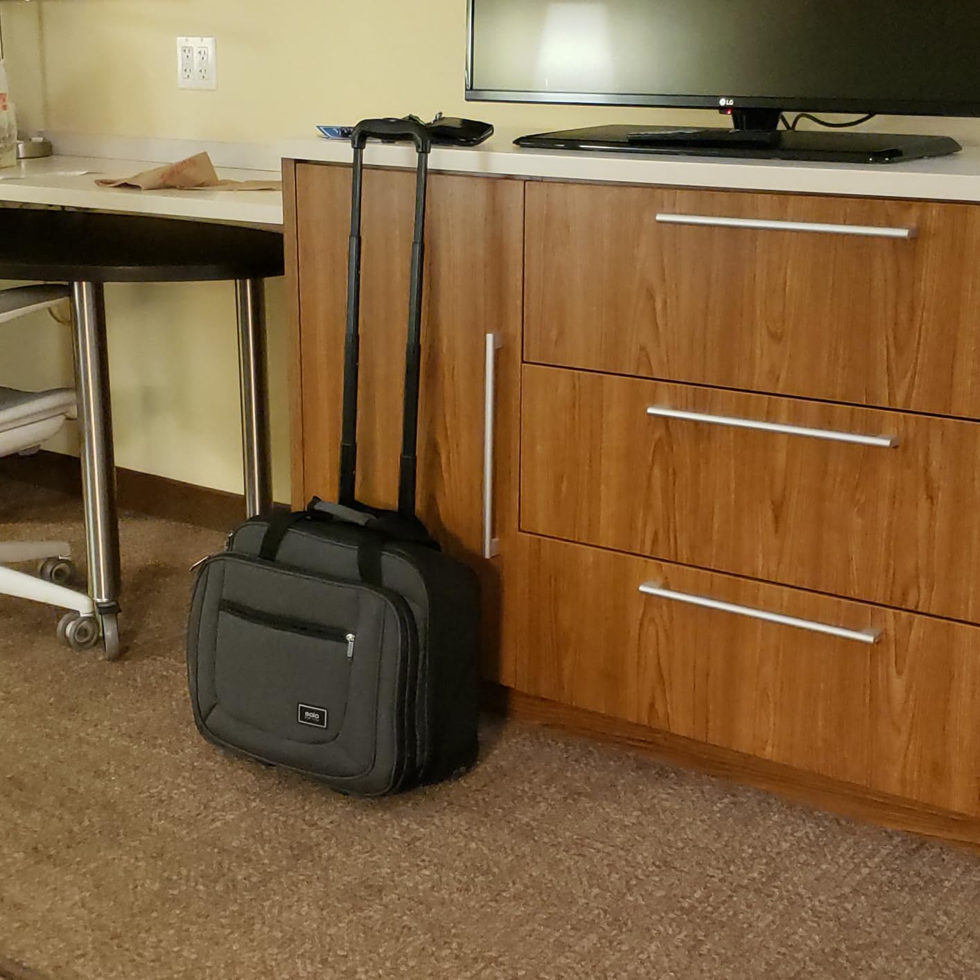 Solo New York Rolling Case with Wheels - Roller Laptop Bag, Wheeled Briefcase for Women & Men, Carry On Size for Travel, Fits 17.3