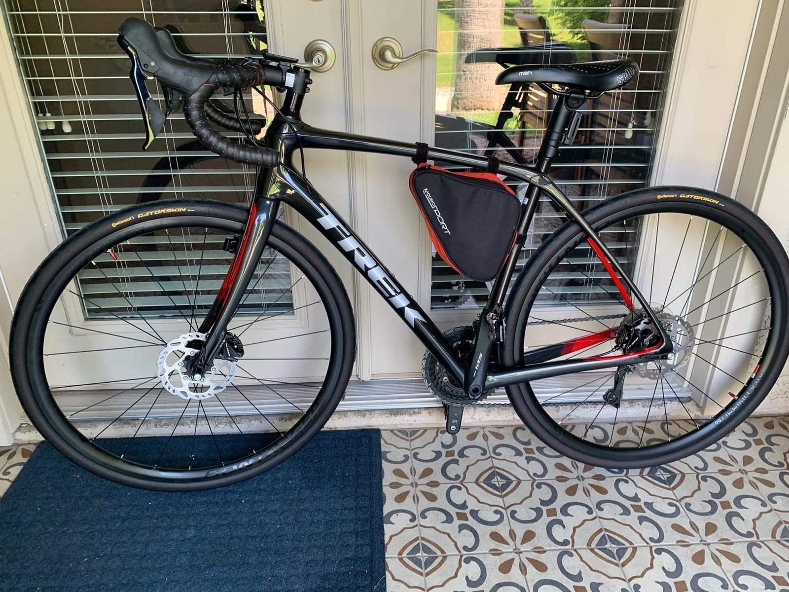 Continental Gatorskin - Road Bike Tire | Tough Urban & Touring Tire for Daily Riding - PolyX Breaker, Duraskin customer photo 1