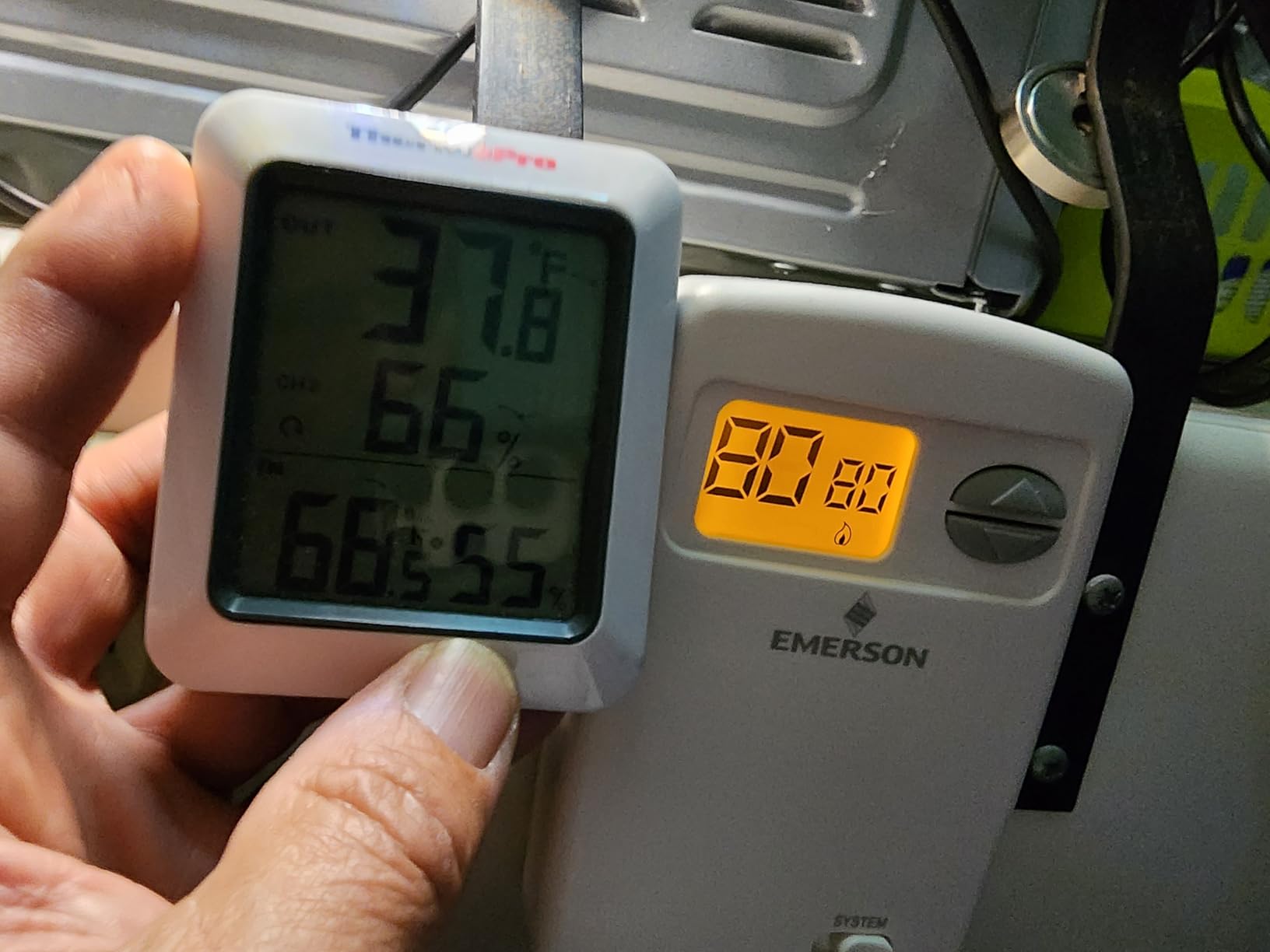 White-Rodgers 70 Series Classic, Non-Programmable, Thermostat, 1E78-140 customer photo 2