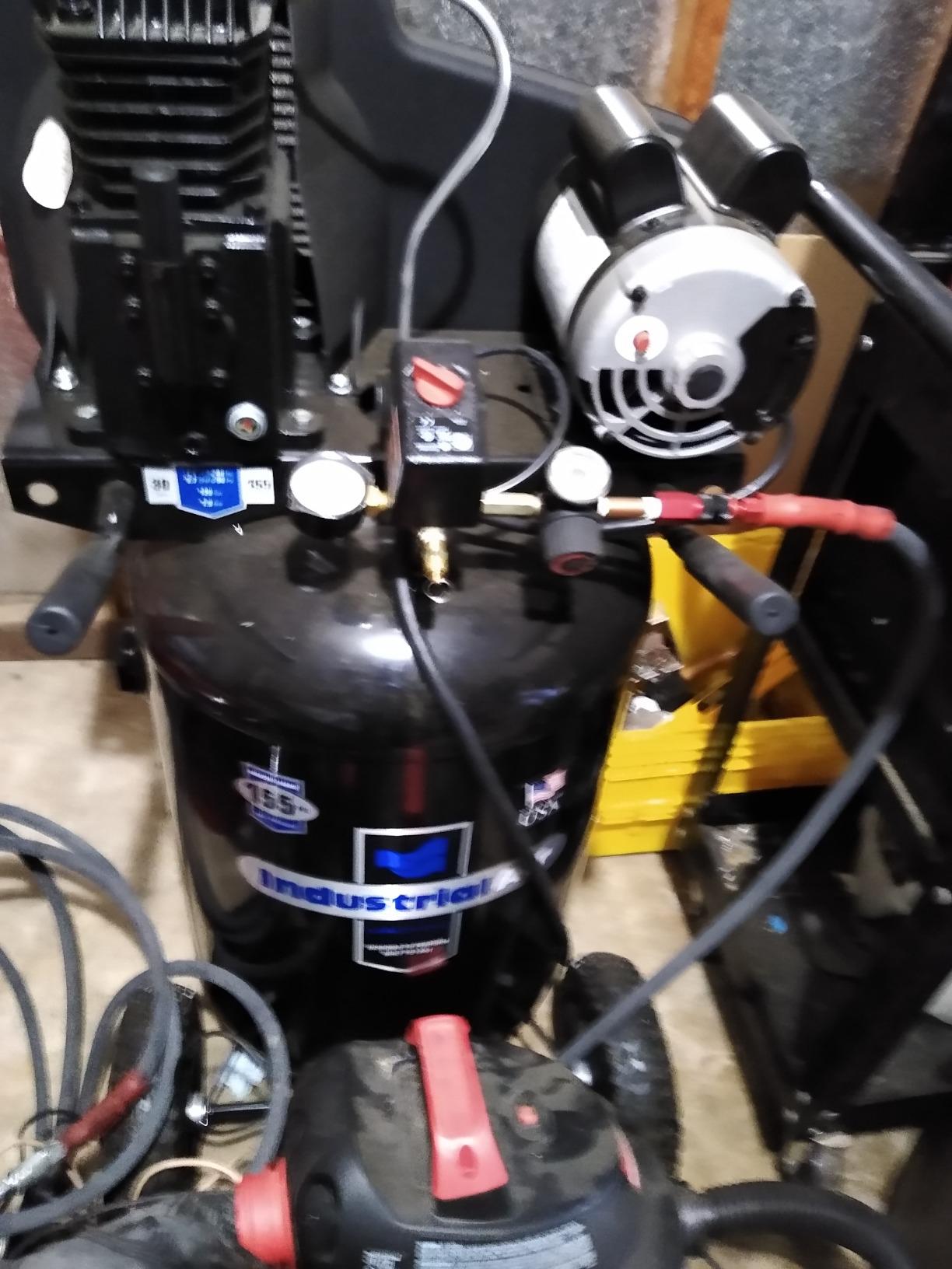 Industrial Air ILA1883054 30-Gallon Belt Driven Air Compressor customer photo 1