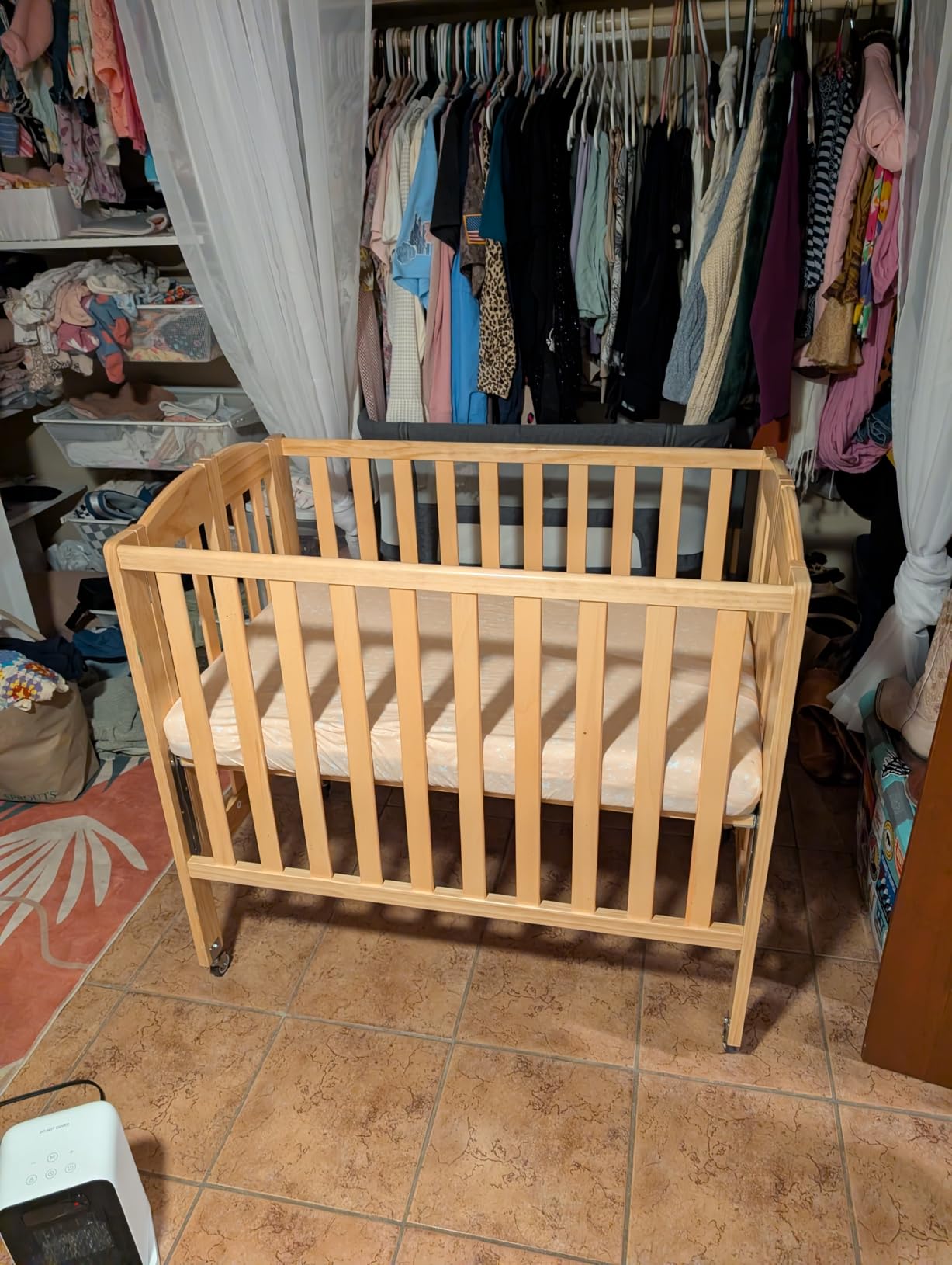 Dream On Me 2-in-1 Portable Mini Crib, Non-Full Size Baby Crib for Small Spaces, 2 Mattress Heights, Compact Travel Design, Includes Mattress, GREENGUARD Gold & BSA Certified, White customer photo 2