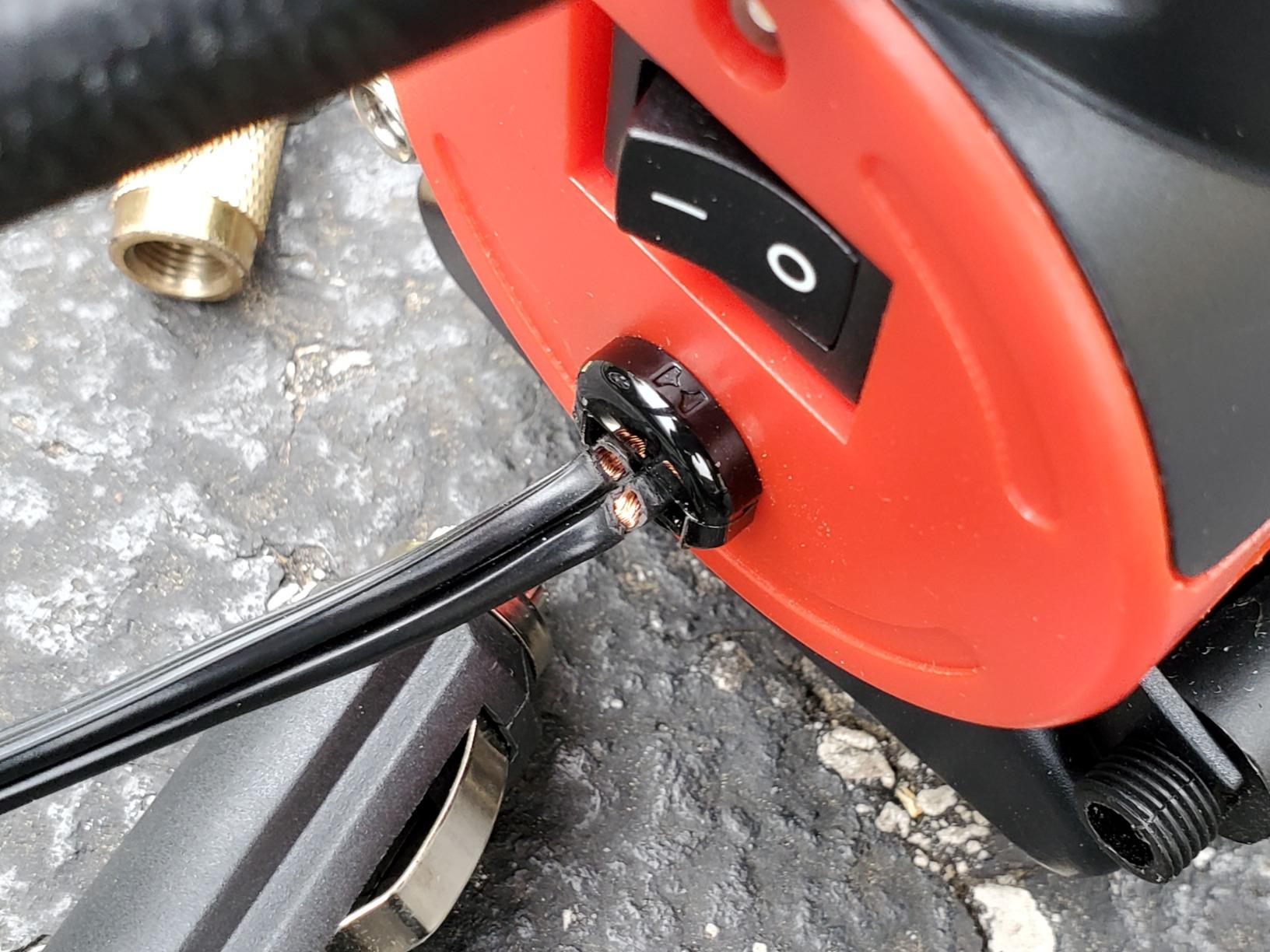 VIAIR 85P/00085 Portable Tire Inflator, 12V Air Compressor for Cars & SUVs customer photo 1