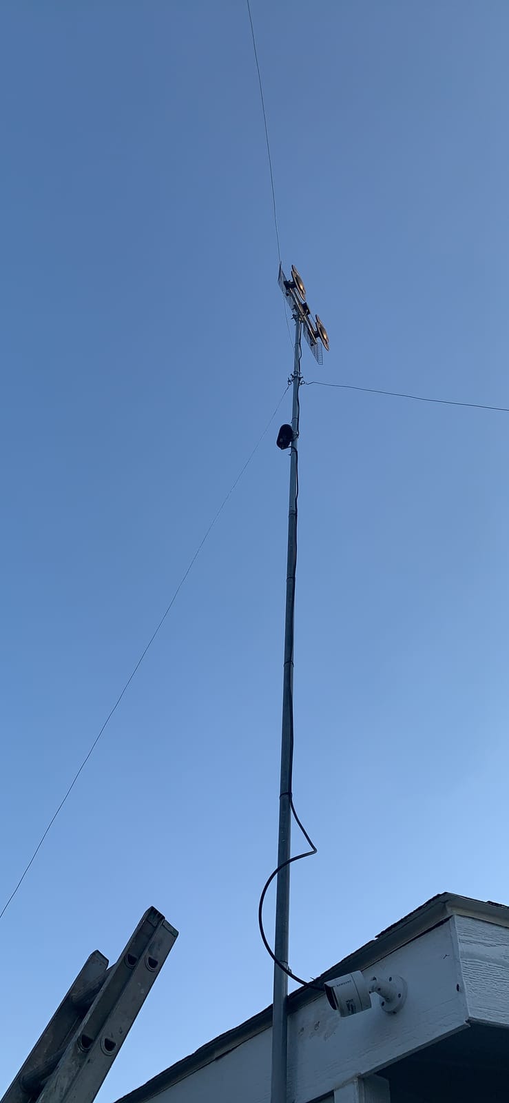 RCA TVPRAMP12E Digital Signal Preamplifier for Outdoor Antennas Black 5.90in. x 4.10in. x 3.90in. customer photo 2