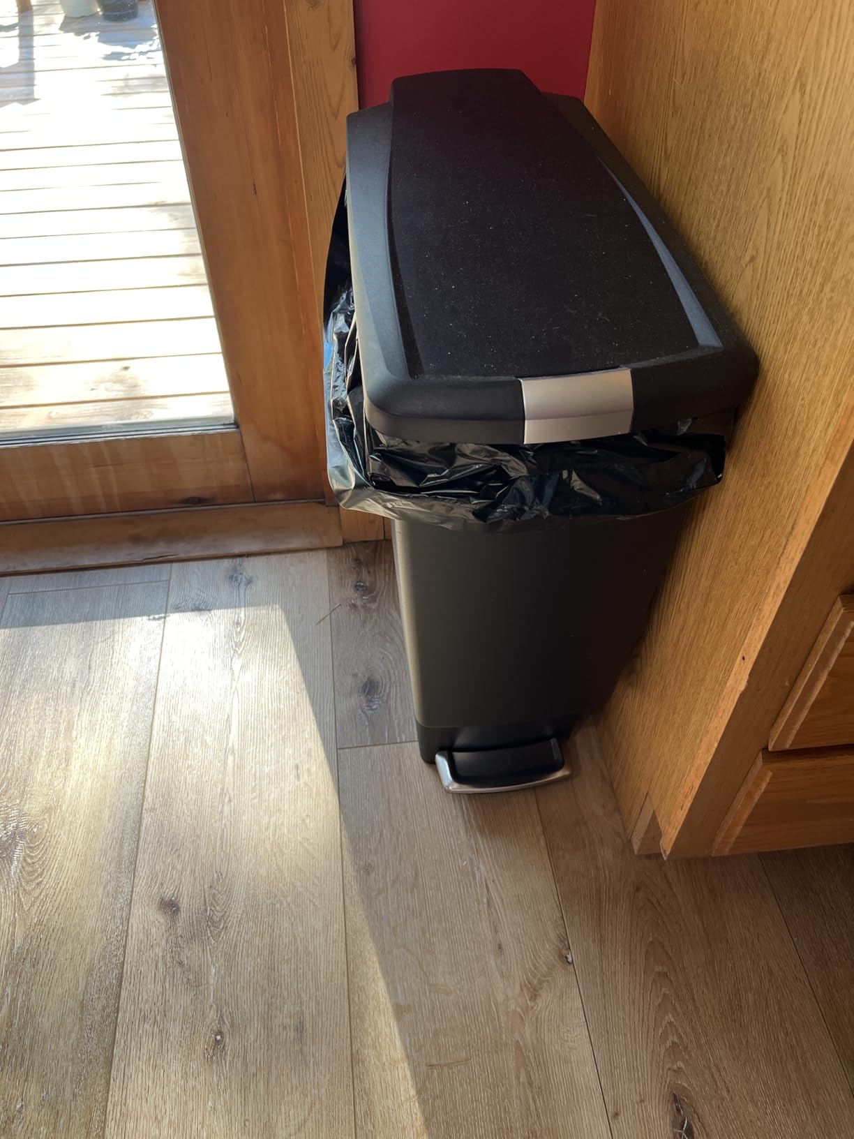 simplehuman 40 Liter / 10.6 Gallon Slim Kitchen Step Trash Can With Secure Slide Lock, Black Plastic customer photo 1