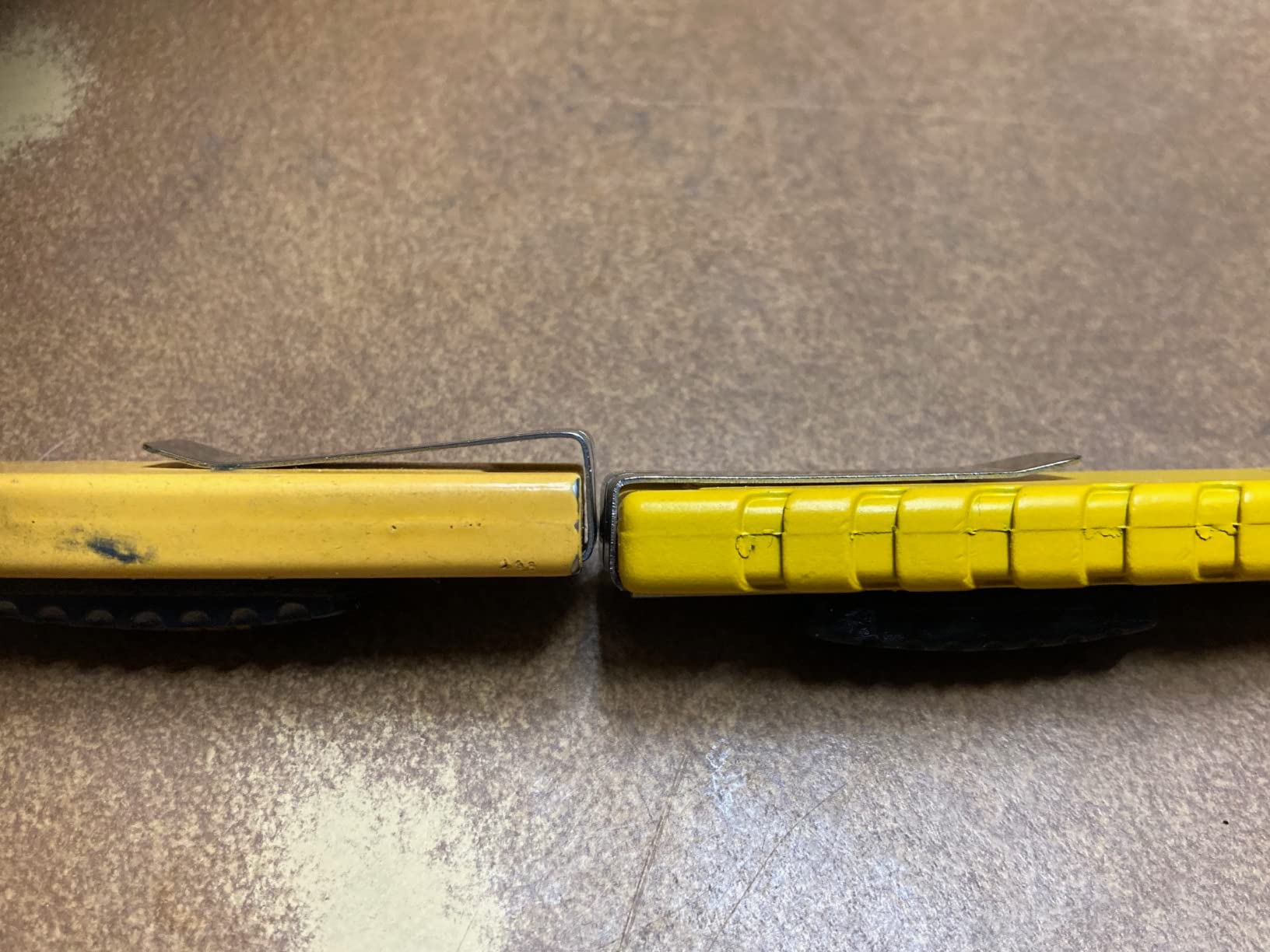 DEWALT Utility Knife, Heavy Duty Cutter with Snap-Off Blade, 18mm (DWHT10038) customer photo 2