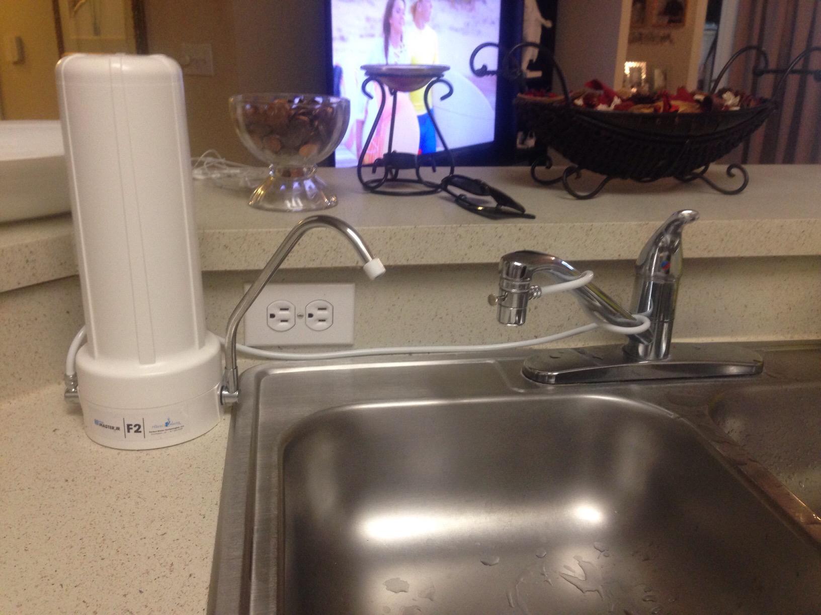Home Master TMJRF2 Jr F2 Multi-Stage Countertop Water Filter System, 500 gallon Replaceable, Filters Fluoride Chlorine Chemicals Pesticides and more up to 93% customer photo 2