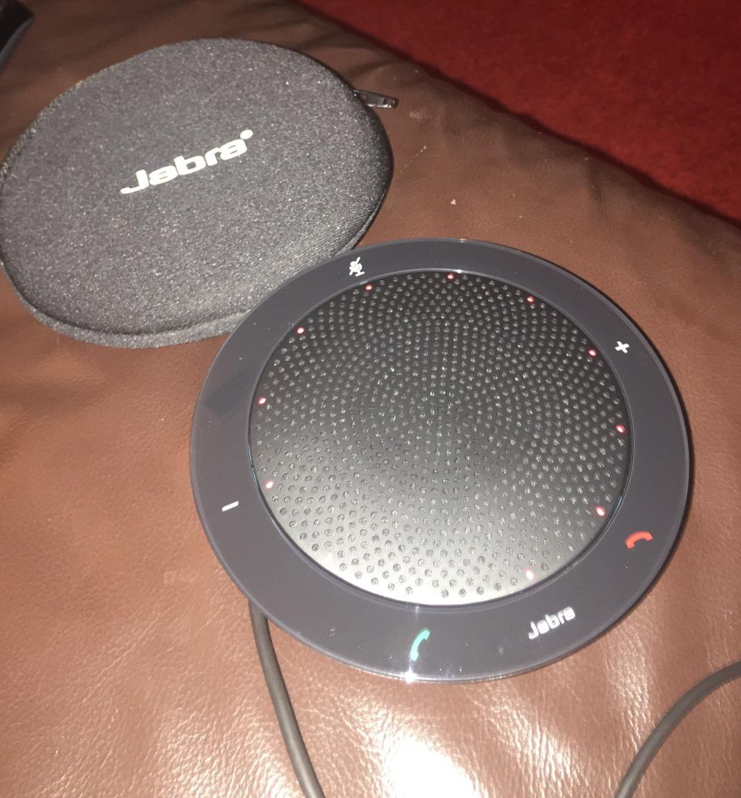 Jabra Speak 410 Corded Speakerphone for Softphones – Easy Setup, Portable USB Speaker for Holding Meetings Anywhere with Outstanding Sound Quality customer photo 1