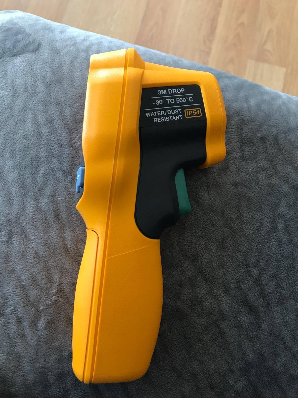Fluke 62 Max Industrial Infrared Thermometer, -22 to +932 Degree F Range, Single Laser Targeting, 10:1 Distance to Spot Ratio, IP54 Rating, 3 Year Warranty customer photo 2