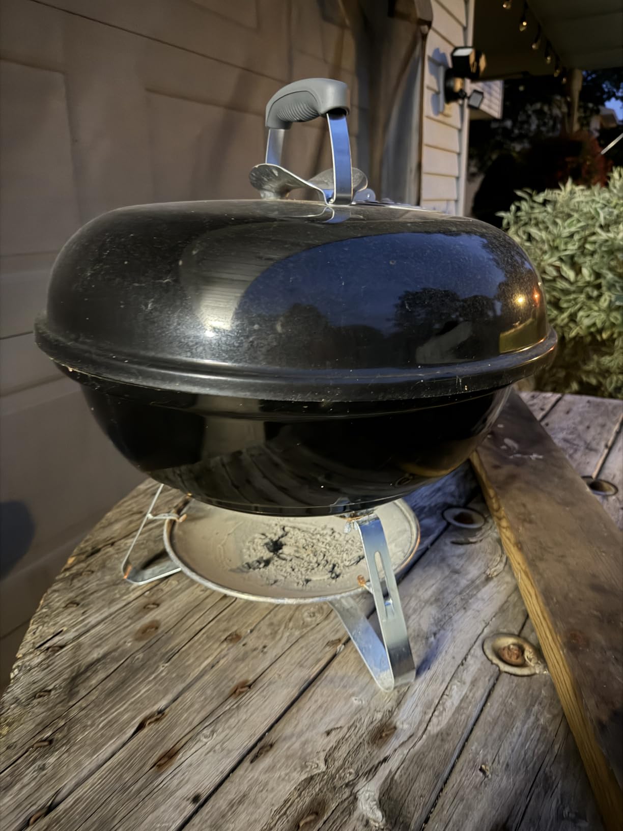 Weber Jumbo Joe Charcoal Grill, 18-Inch, Black | Lightweight, Portable Kettle BBQ Grill with Tuck-N-Carry Lid Lock for Camping, Tailgating & Outdoor Cooking customer photo 1