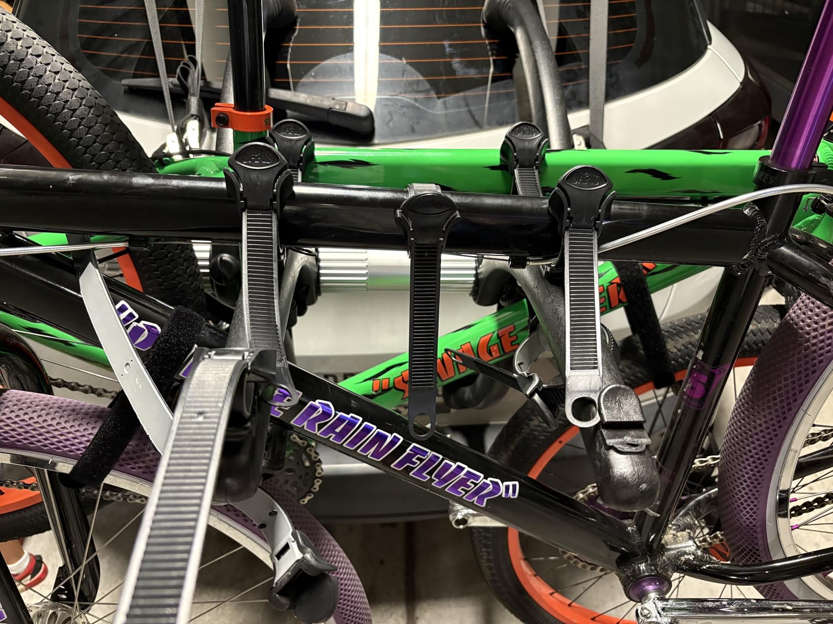 Saris Bones 3-Bike Trunk Rack Bicycle Carrier, Durable, Rust-Free, Anti-Sway Straps, Fits Most Vehicles, Made in USA, Arc-Based Design, 100% Recyclable Materials customer photo 1