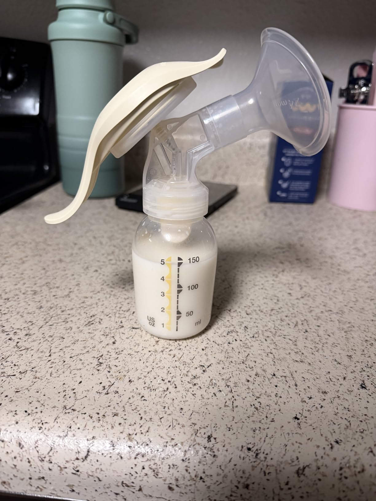 Medela 5oz Breast Milk Collection & Storage Bottles | 6 Ct customer photo 1
