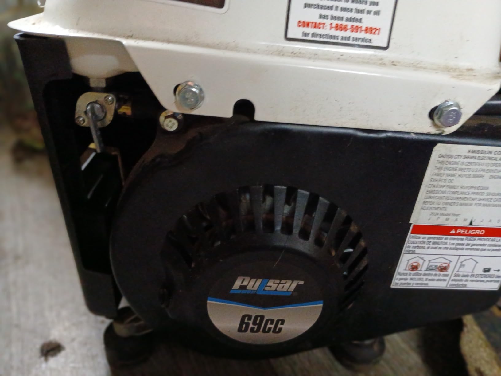 Pulsar PG1202SA 1200W Portable Generator, 900 Running Watts, 71cc 2-Cycle Engine, 40:1 Fuel Mix, 120V & 12V Outlets, Recoil Start customer photo 2