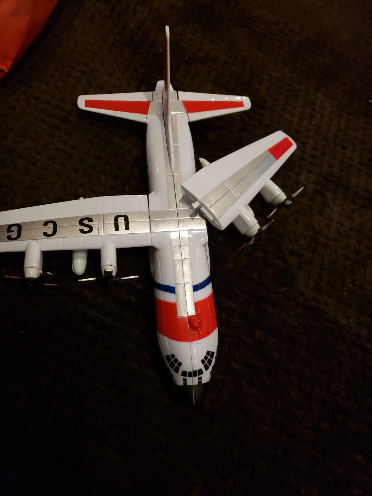 Model Kit Lockheed C-130 Hercules Transport Aircraft White and Red United States Coast Guard by New Ray customer photo 2