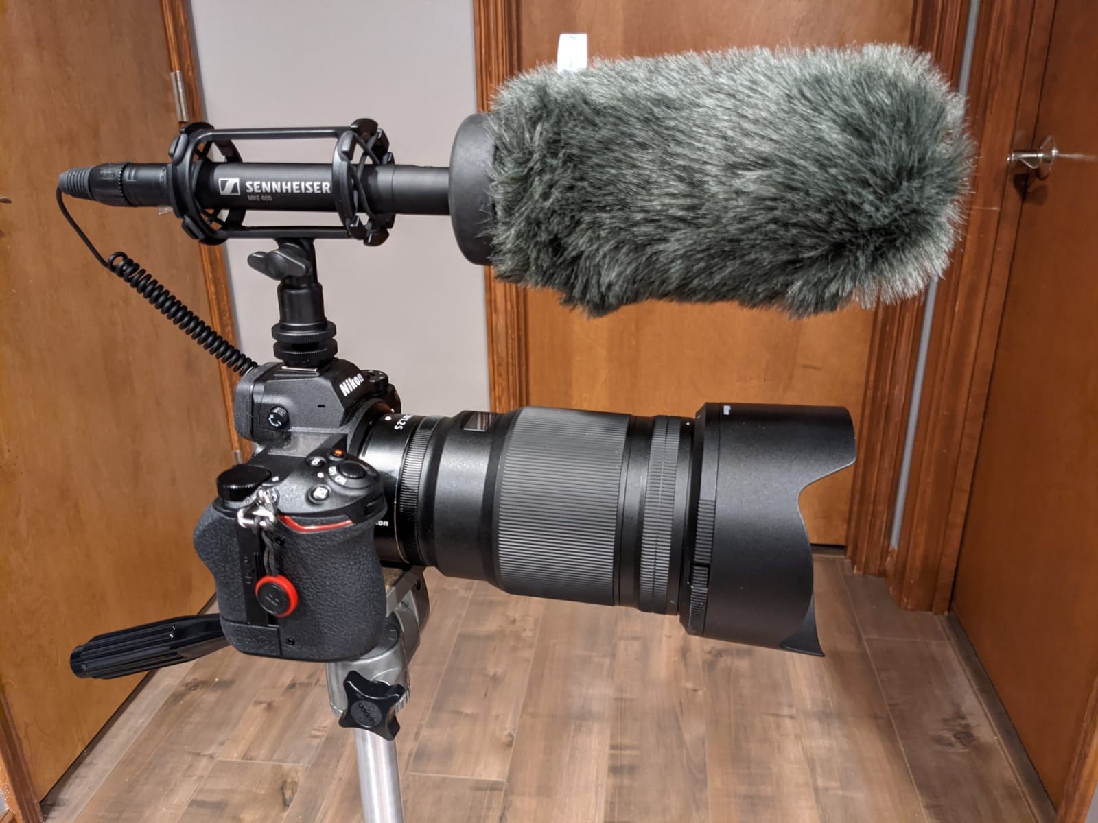 Movo SMM1 Microphone Shock Mount with Camera Cold Shoe for Shotgun Microphones 19-25mm in Diameter customer photo 1