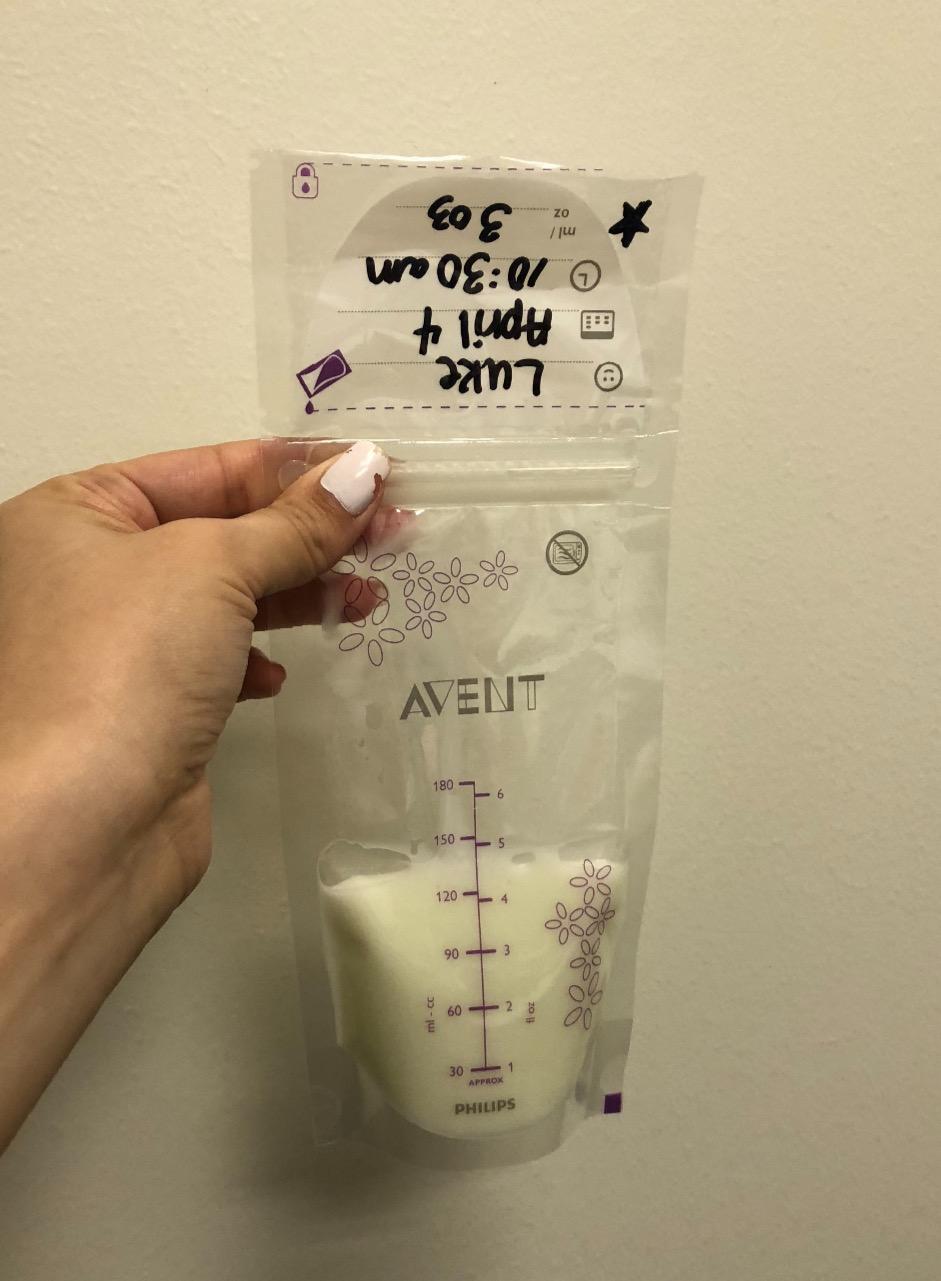 Philips Avent Breast Milk Storage Bags, 6 oz, 50-Pack customer photo 2