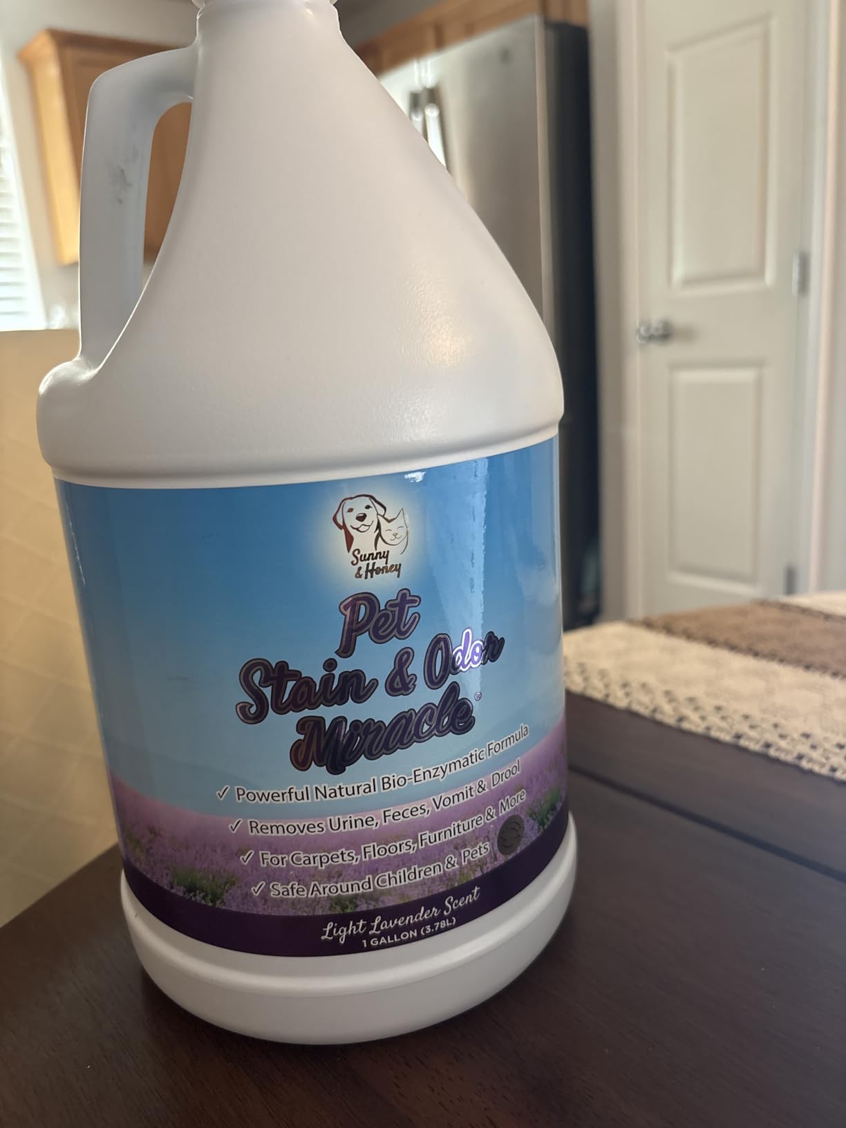 Sunny & Honey Pet Stain and Odor Remover Spray for Carpets, 32floz Mint | USA Made - Enzyme Cleaner for Dog Urine & Poop - Eliminates Set In Stains - Color Safe - For Rugs, Furniture & Car Seats customer photo 1