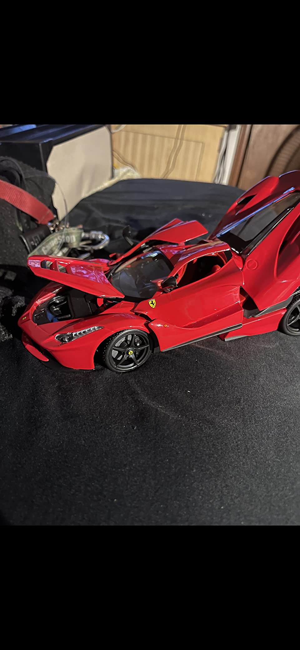 1:18 Scale Ferrari Race and Play LaFerrari Diecast Vehicle customer photo 2